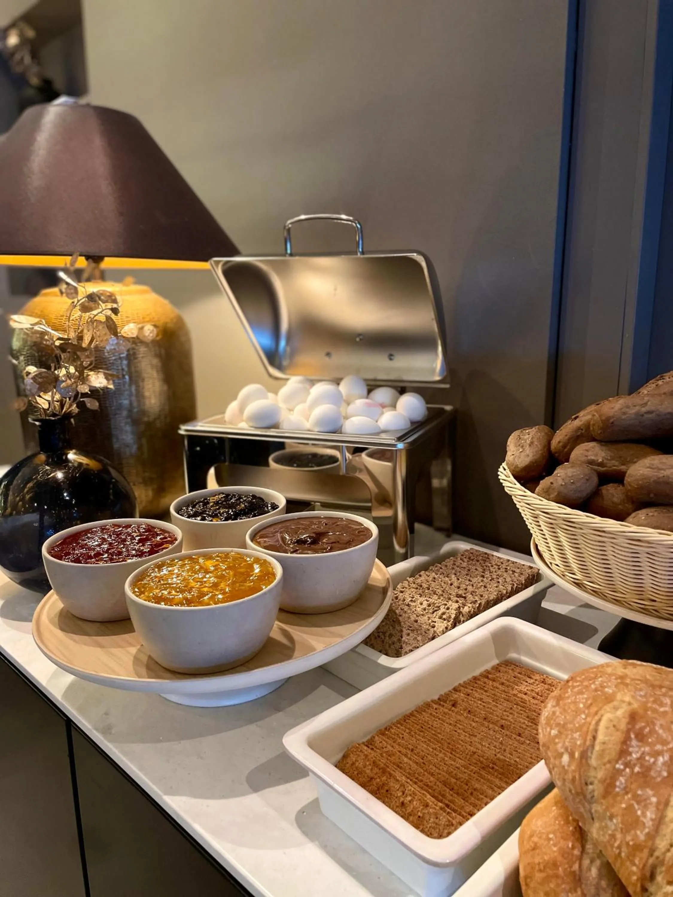 Breakfast in Frost Apartments by Heimaleiga