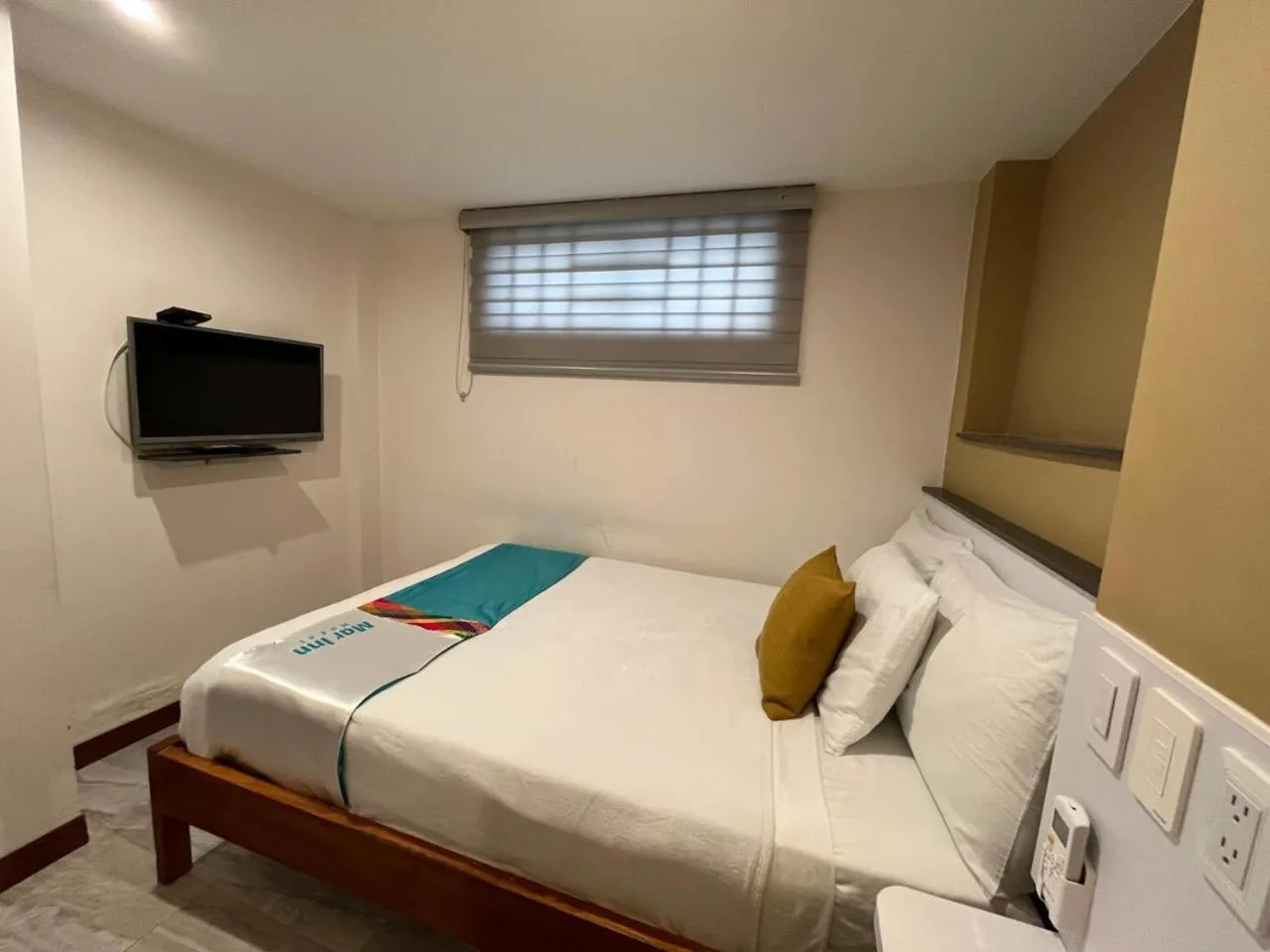 Bed in Mar Inn Hotel