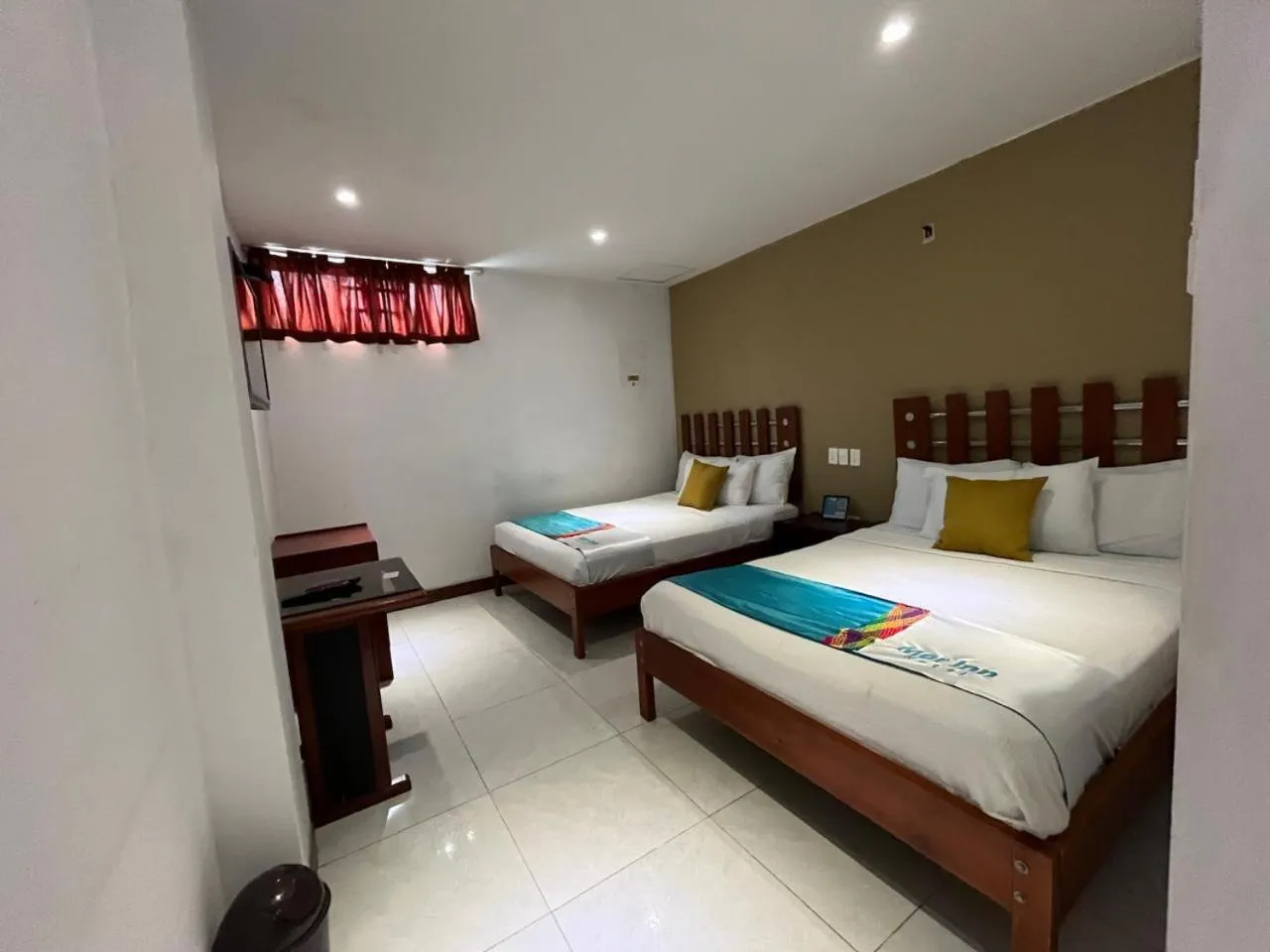 Bed in Mar Inn Hotel