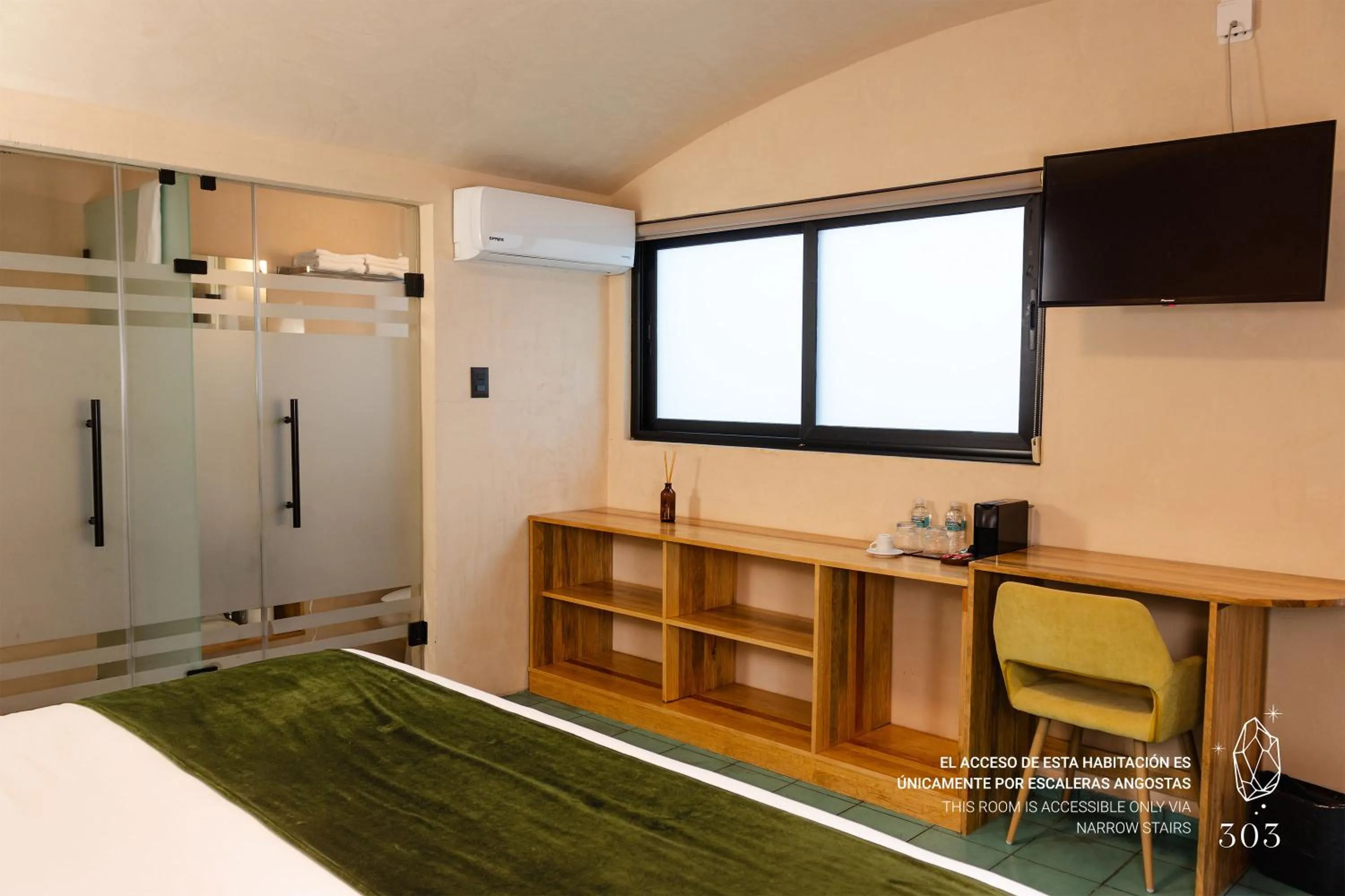 TV and multimedia, Bed in Sauvé Casa Boutique