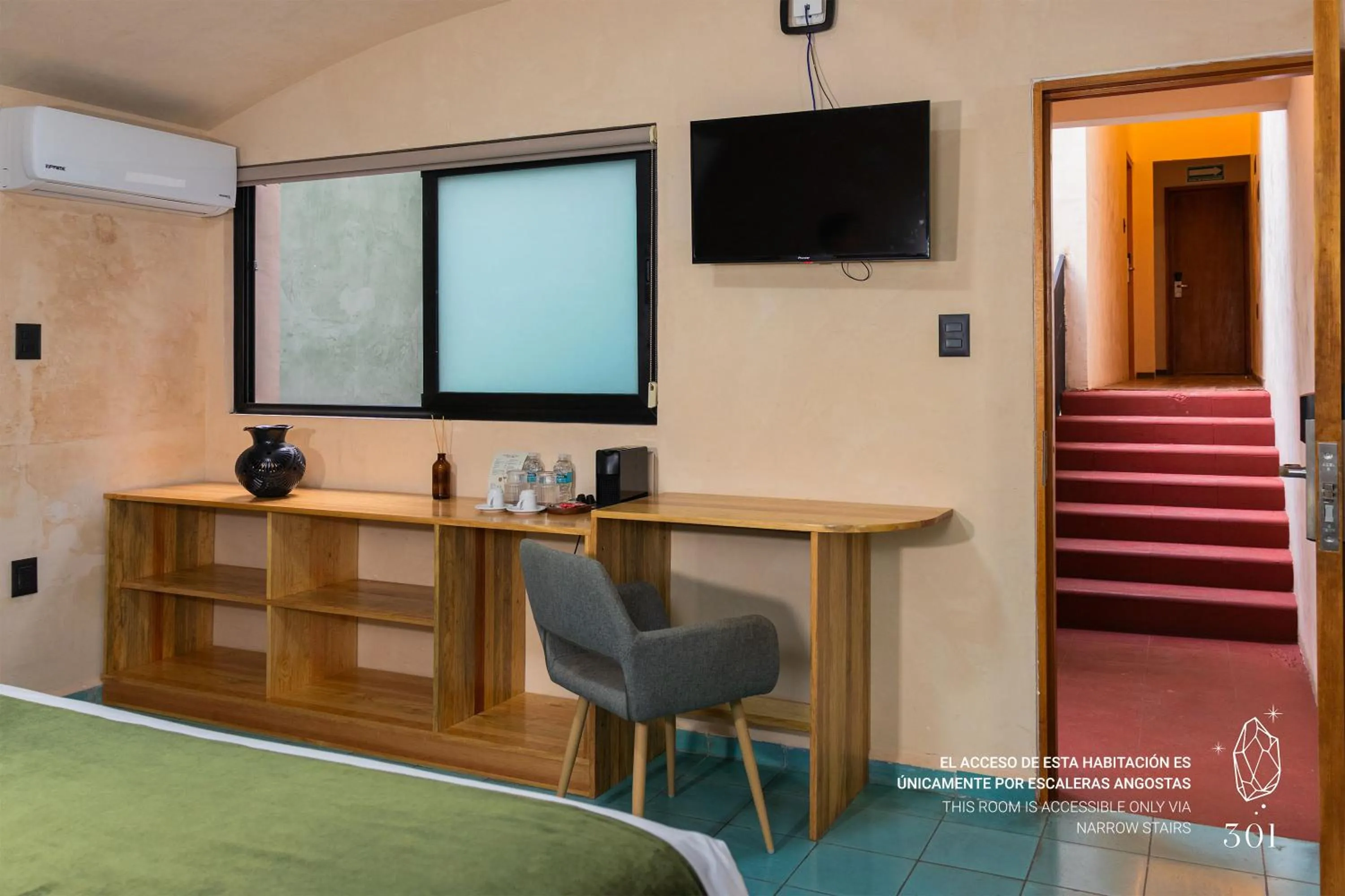 Photo of the whole room, Bed in Sauvé Casa Boutique