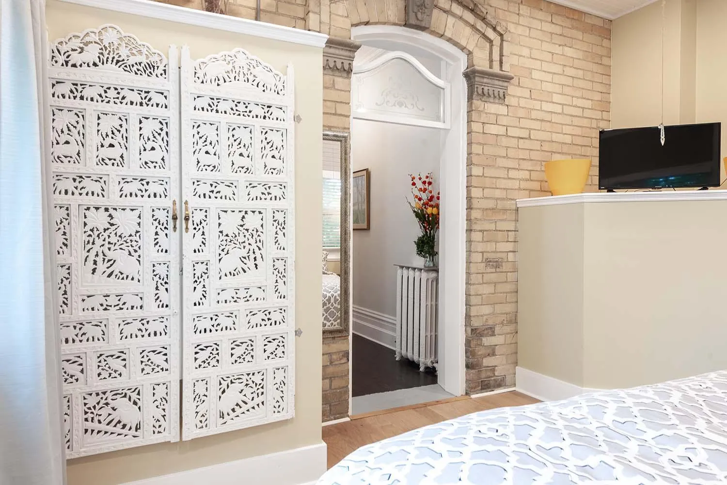 Bed in Stone Maiden Inn