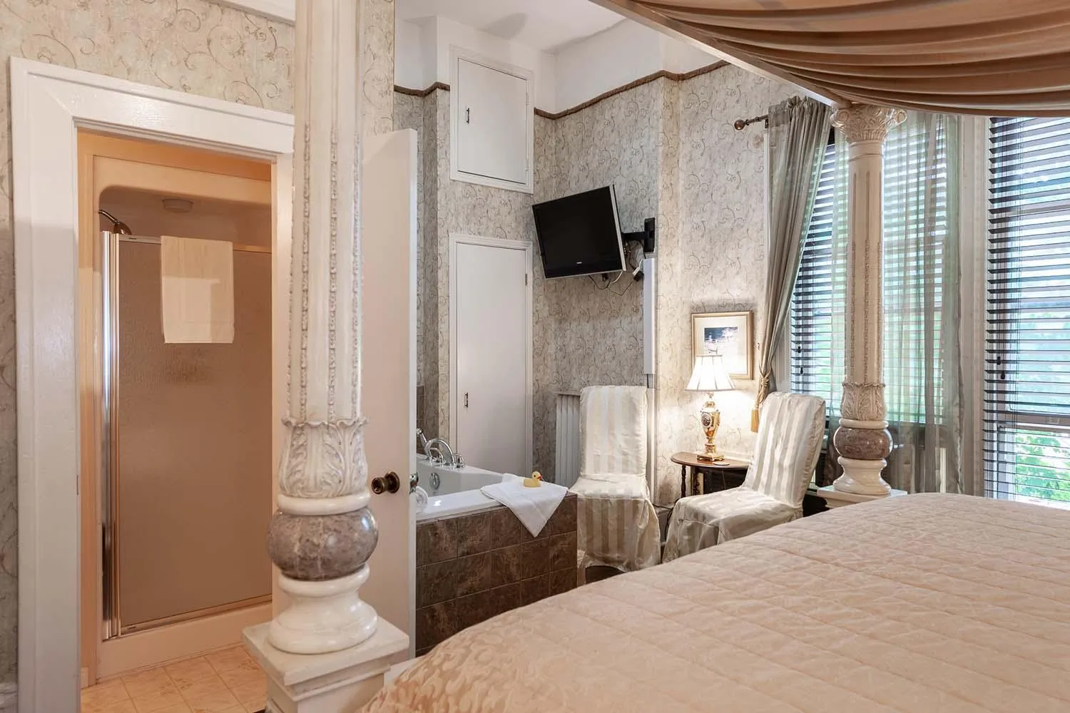 TV and multimedia, Bed in Stone Maiden Inn