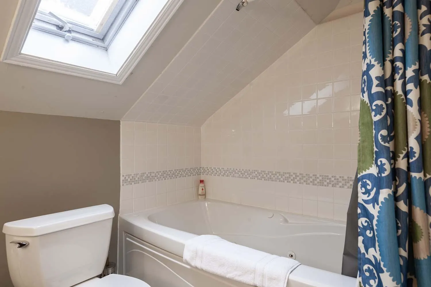 Bathroom in Stone Maiden Inn