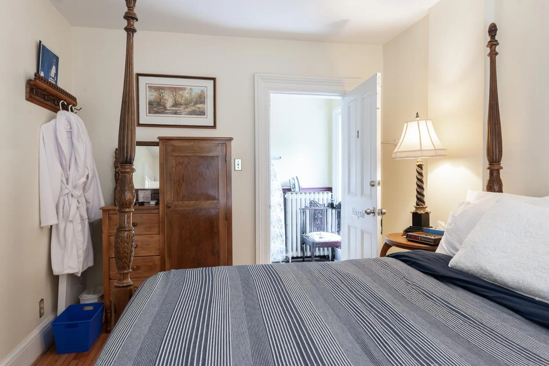 Small Double Room in Stone Maiden Inn