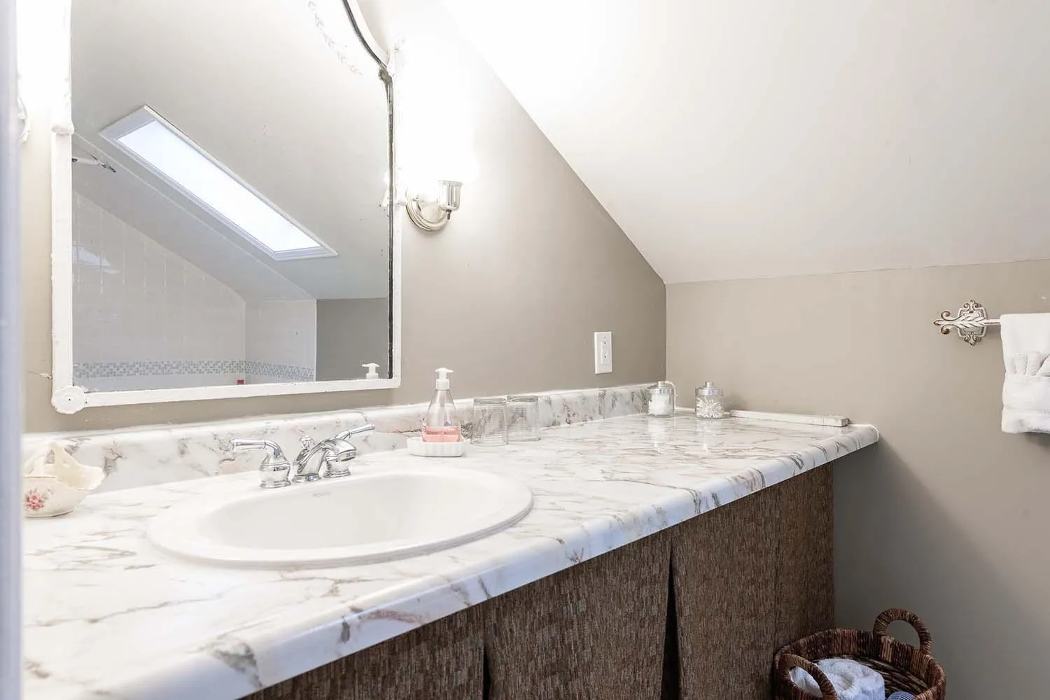 Bathroom in Stone Maiden Inn