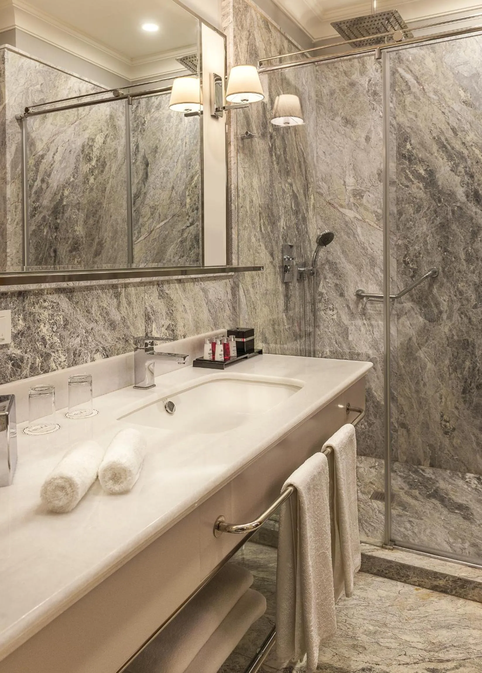 Bathroom in Nevv Bosphorus Hotel & Suites