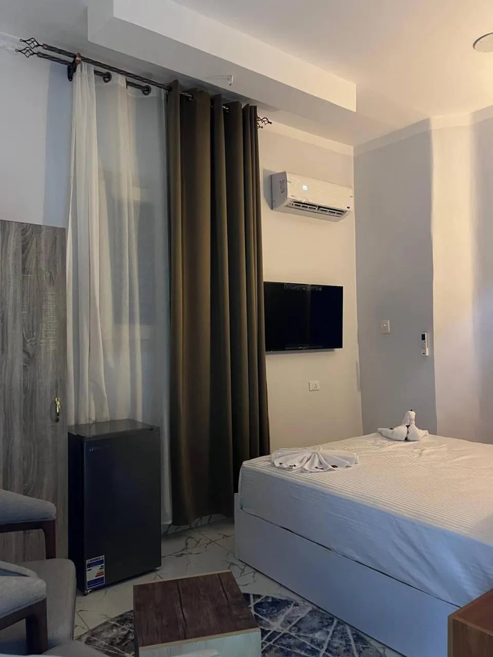 Communal lounge/ TV room, Bed in Future Hostel