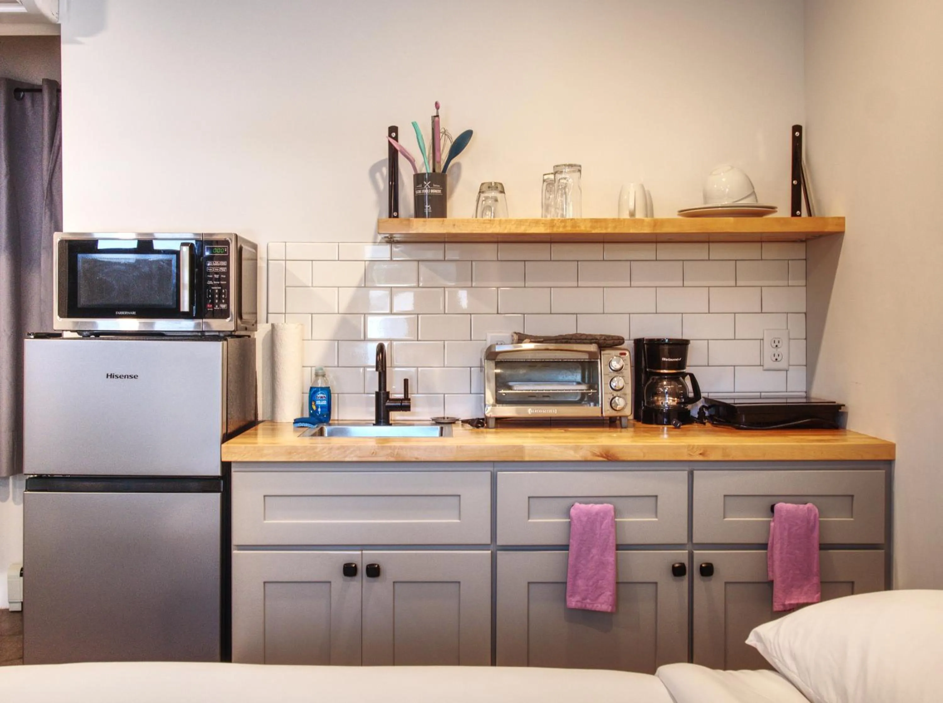 Kitchen or kitchenette in Vermont Suites