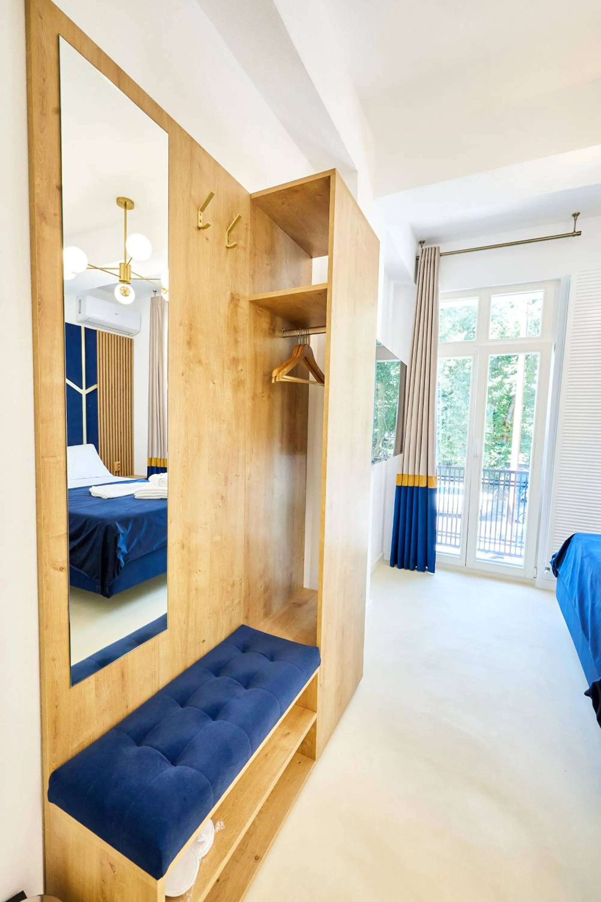 Photo of the whole room, Bed in Carol Park View