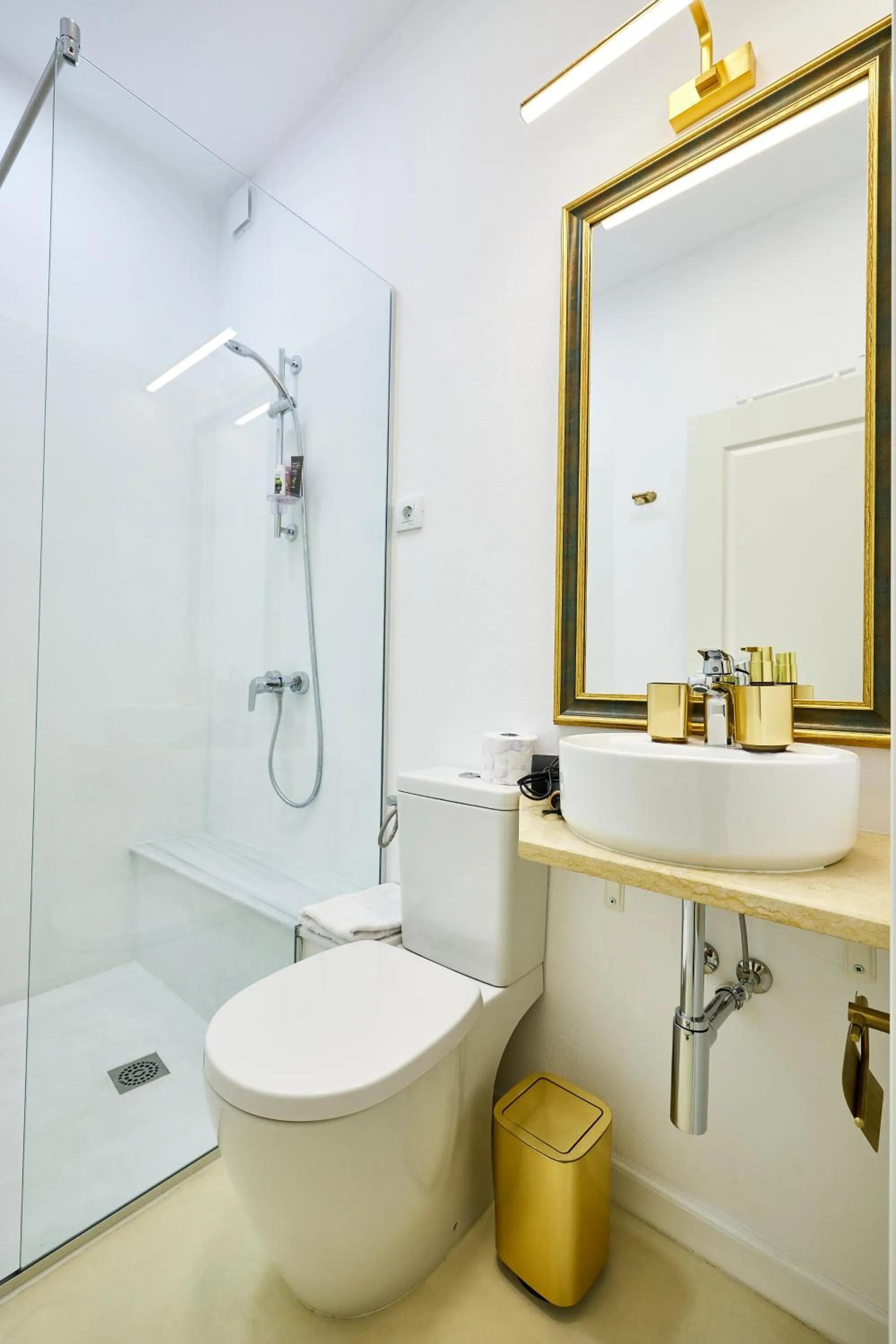 Shower in Carol Park View