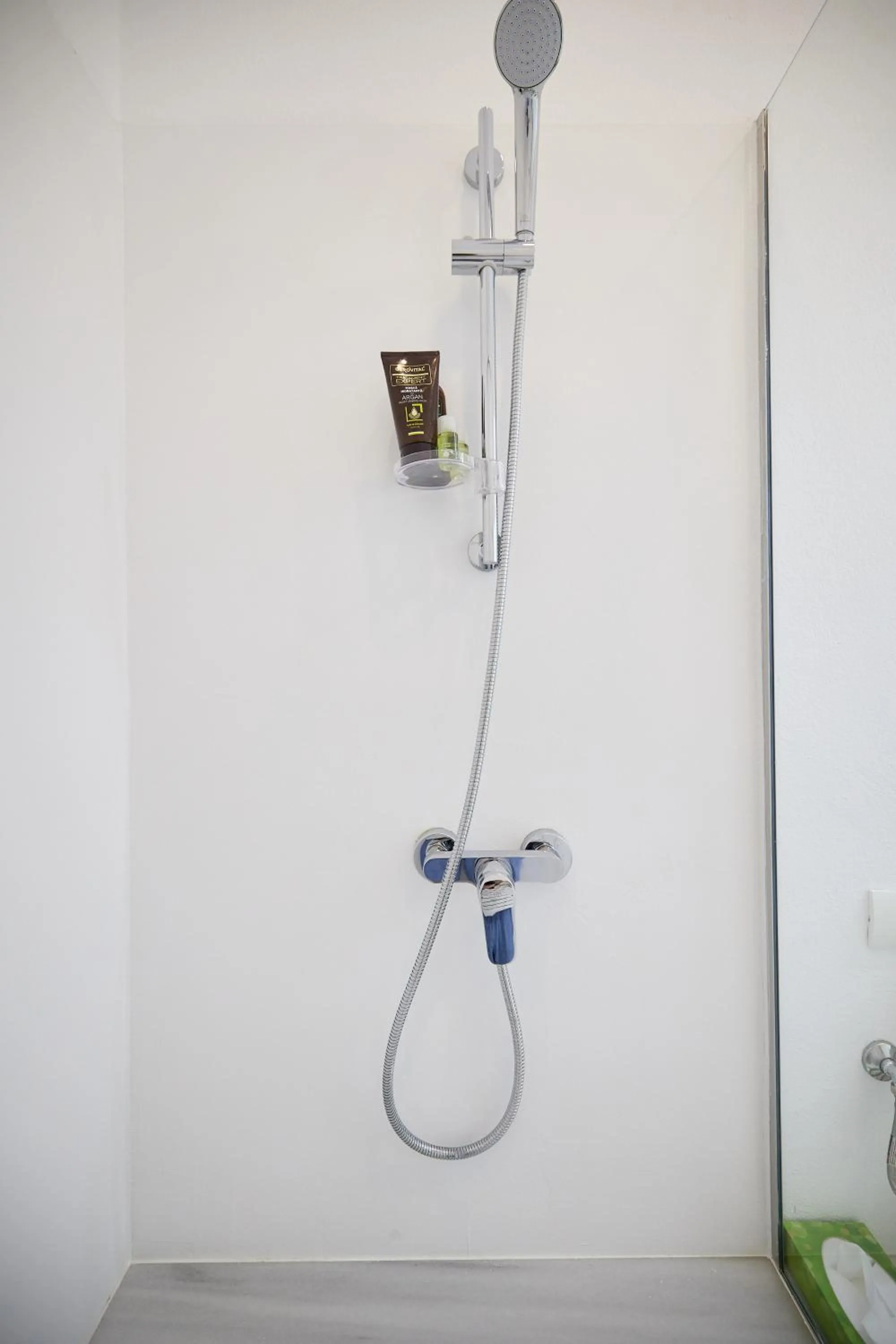 Shower in Carol Park View