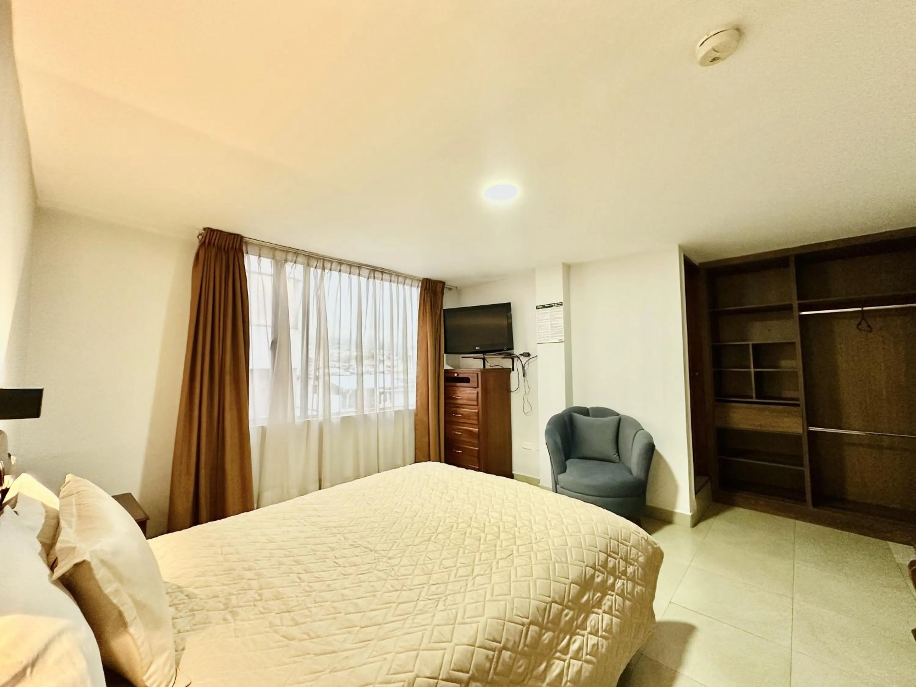 TV and multimedia in Hotel Tiwintza Internacional