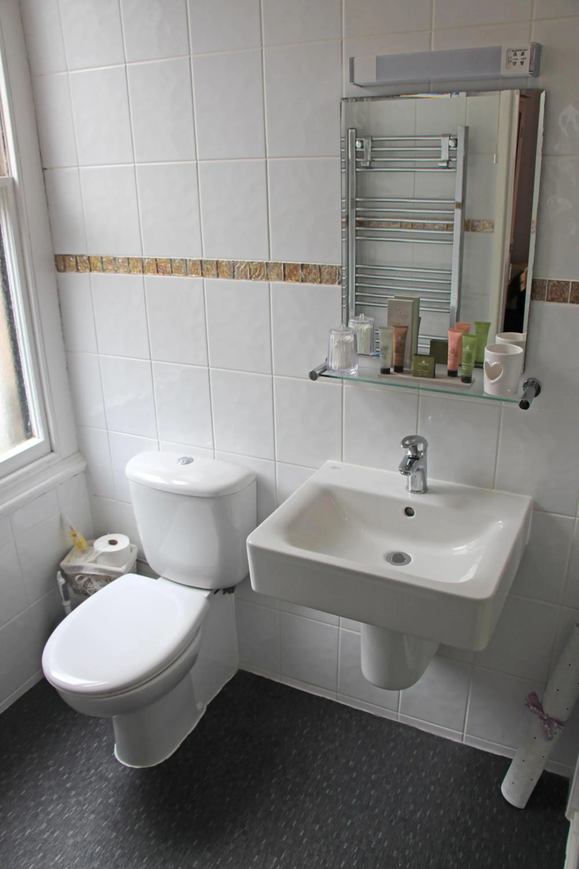 Bathroom in St John's Lodge Guest House incl off-site leisure club