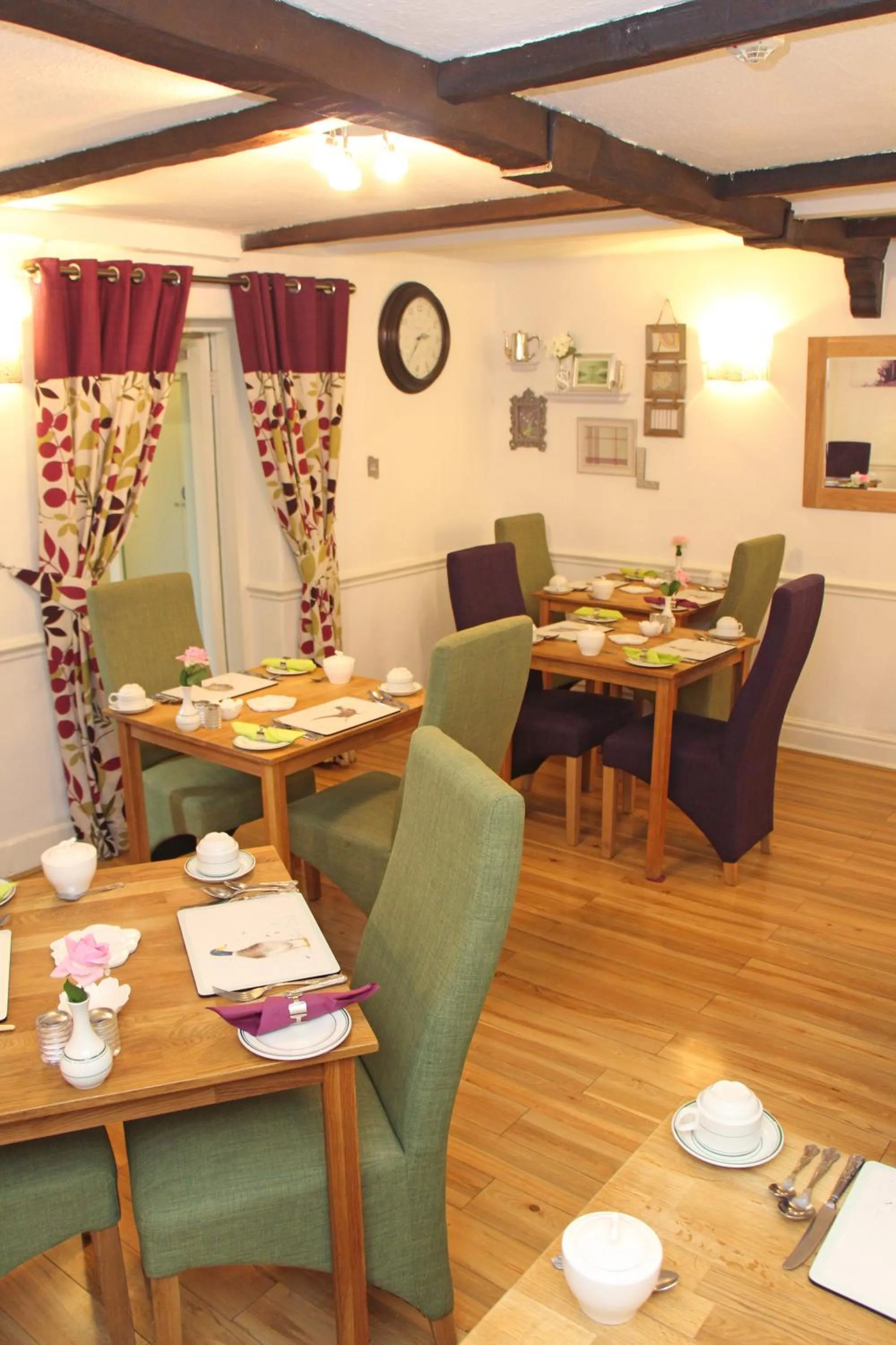 Restaurant/places to eat in St John's Lodge Guest House incl off-site leisure club