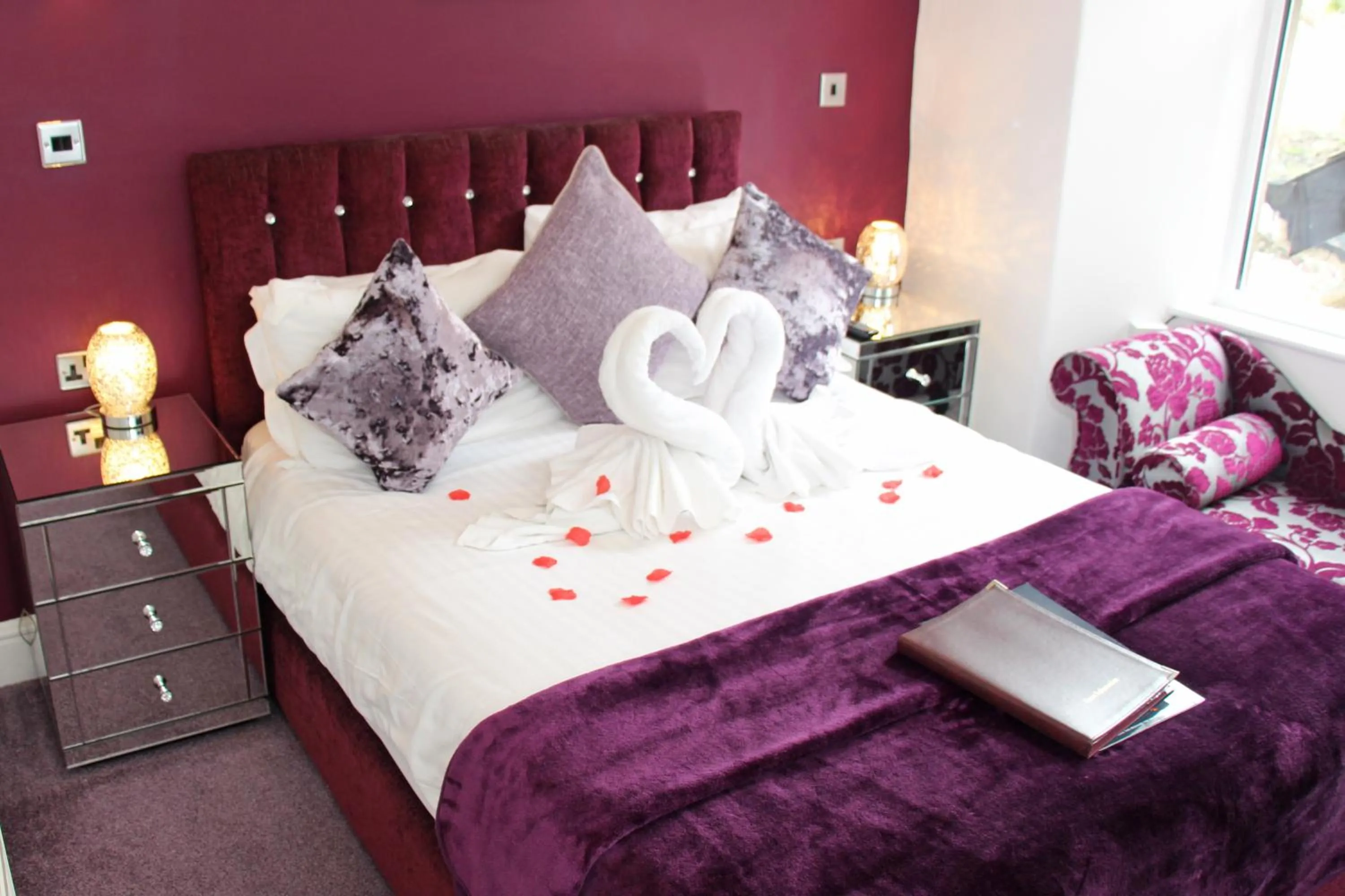 Bedroom, Bed in St John's Lodge Guest House incl off-site leisure club