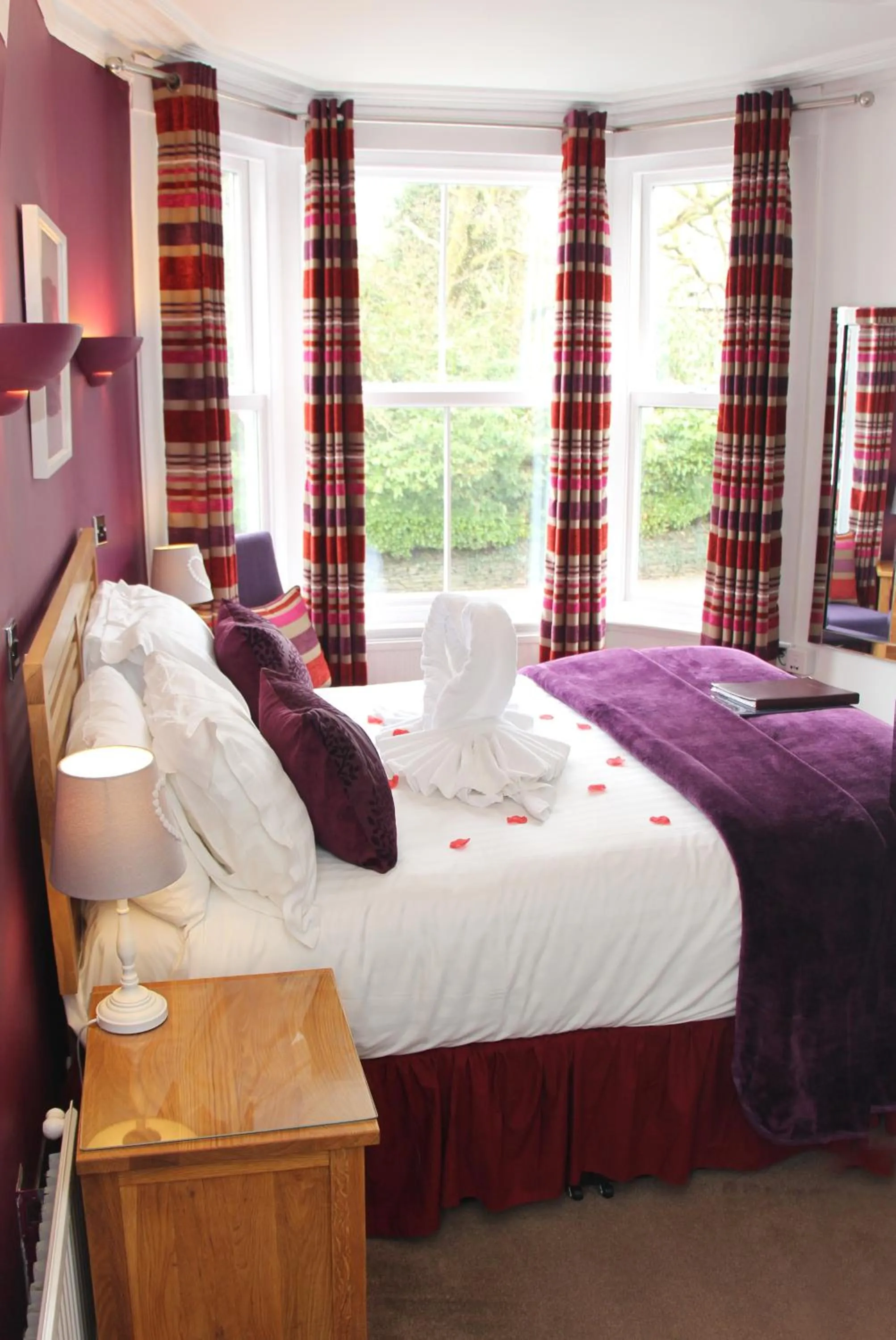 Bedroom, Bed in St John's Lodge Guest House incl off-site leisure club