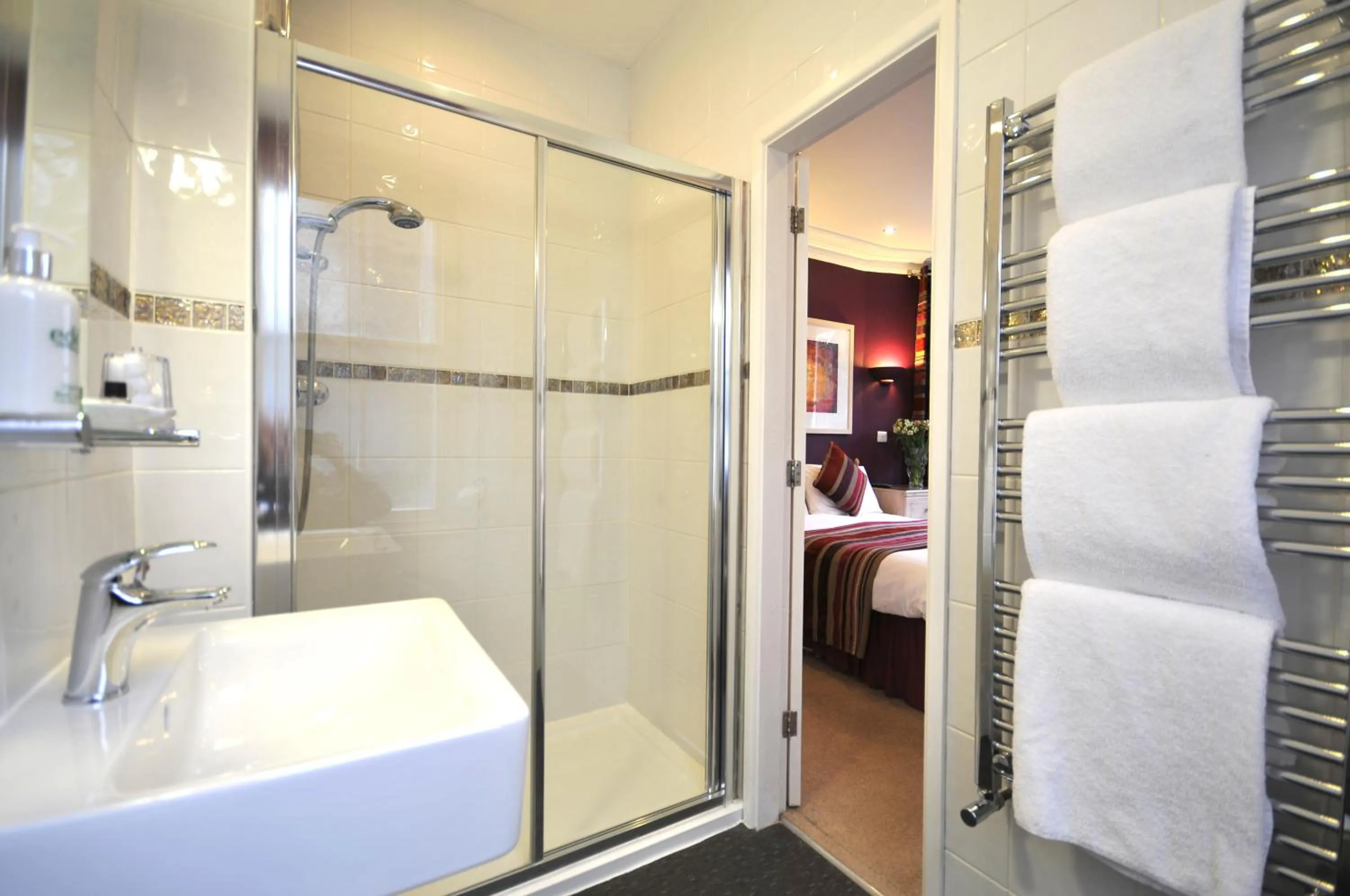 Bathroom, Bed in St John's Lodge Guest House incl off-site leisure club