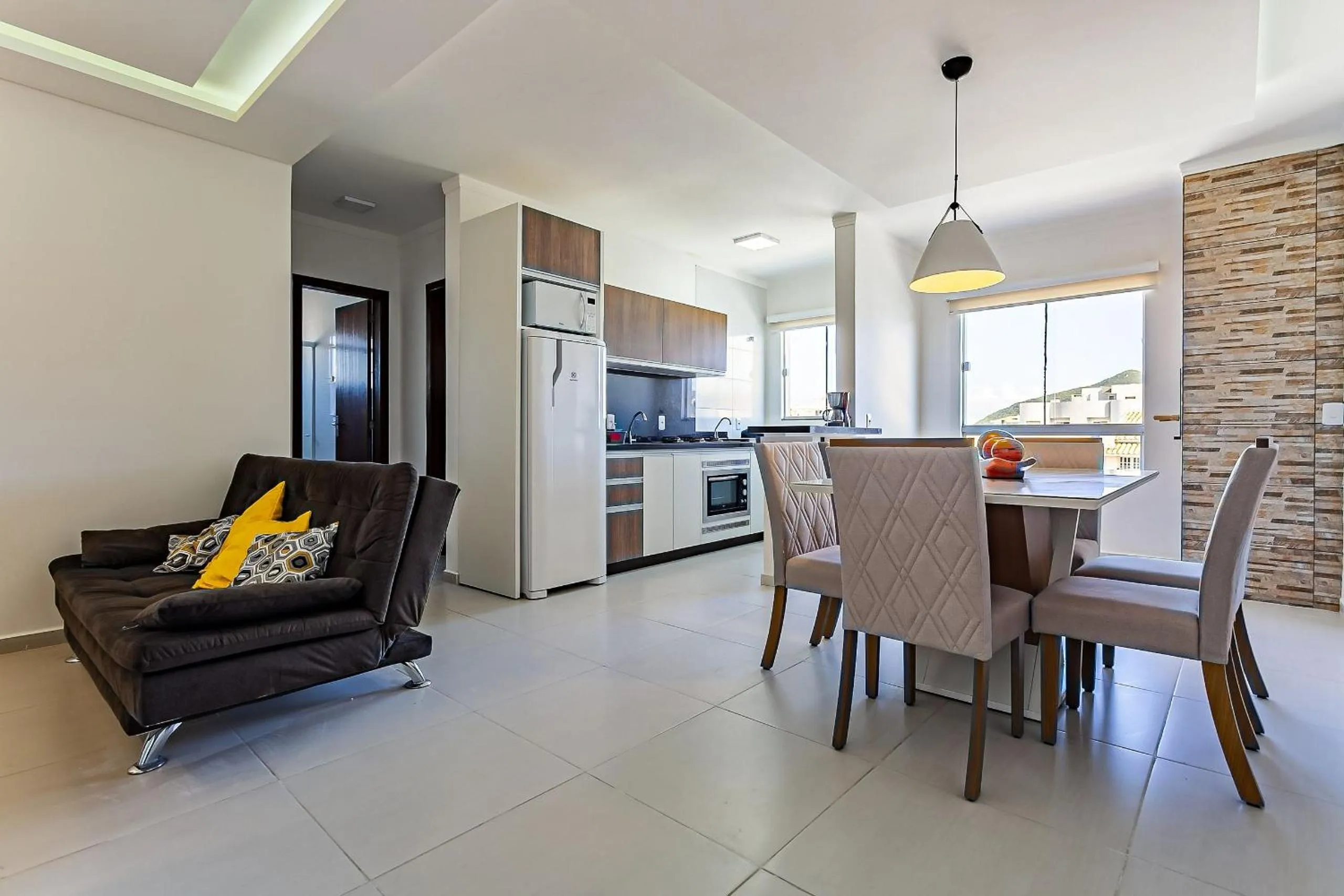 Ingleses Sul, apto amplo e confortável - TER301