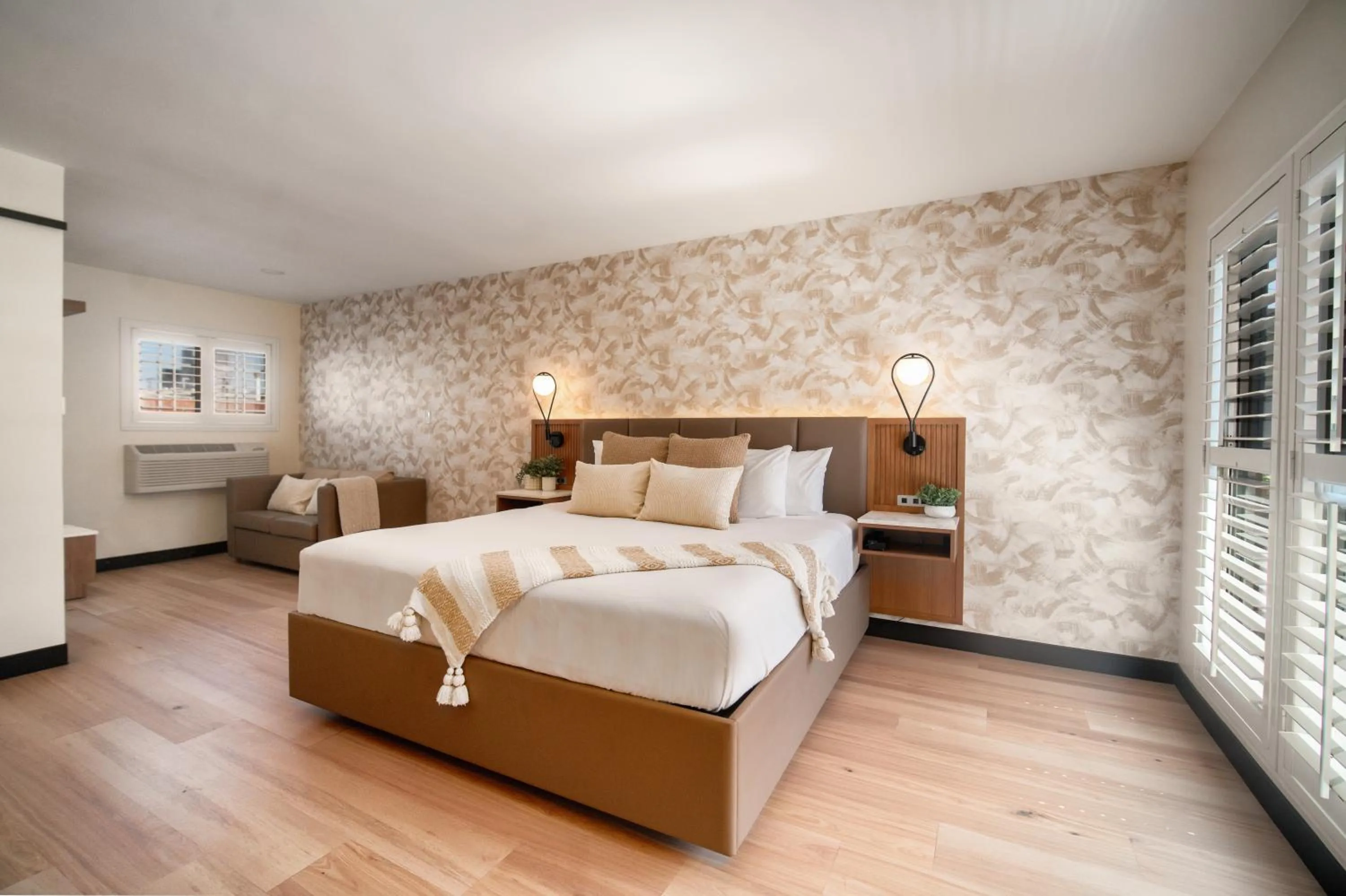 Bed in LYFE INN & SUITES by AGA - Beverly Hills