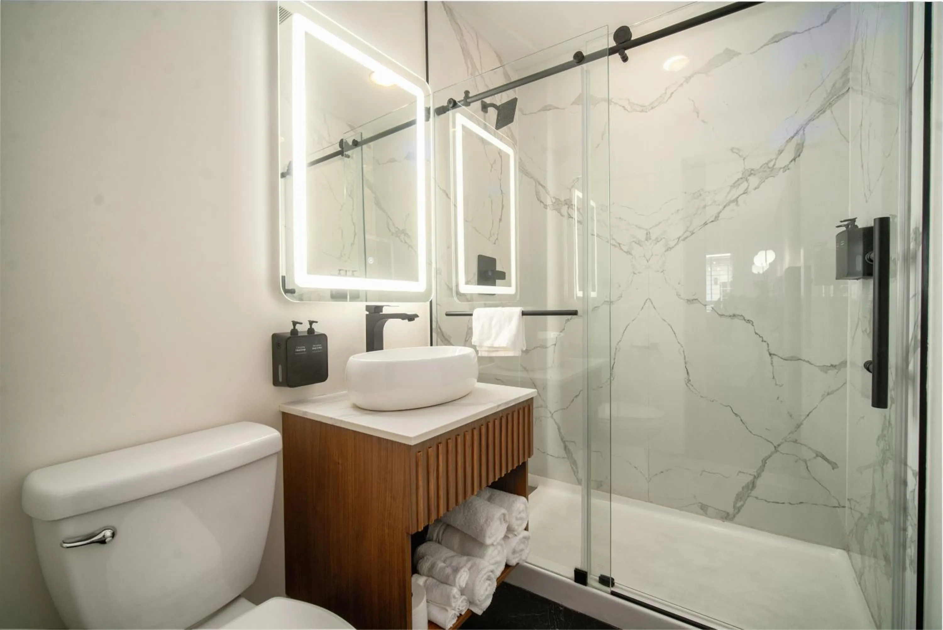 Bathroom in LYFE INN & SUITES by AGA - Beverly Hills