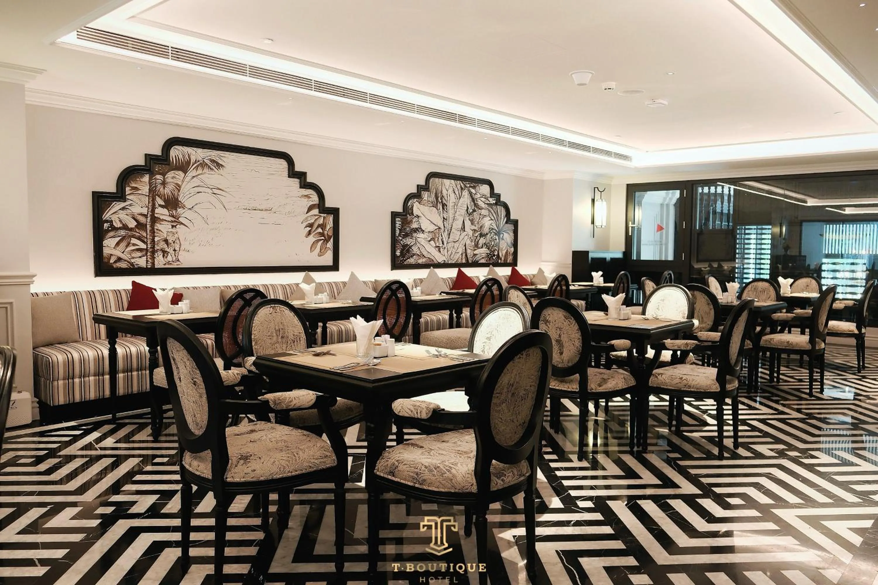 Restaurant/places to eat in T Boutique Hotel