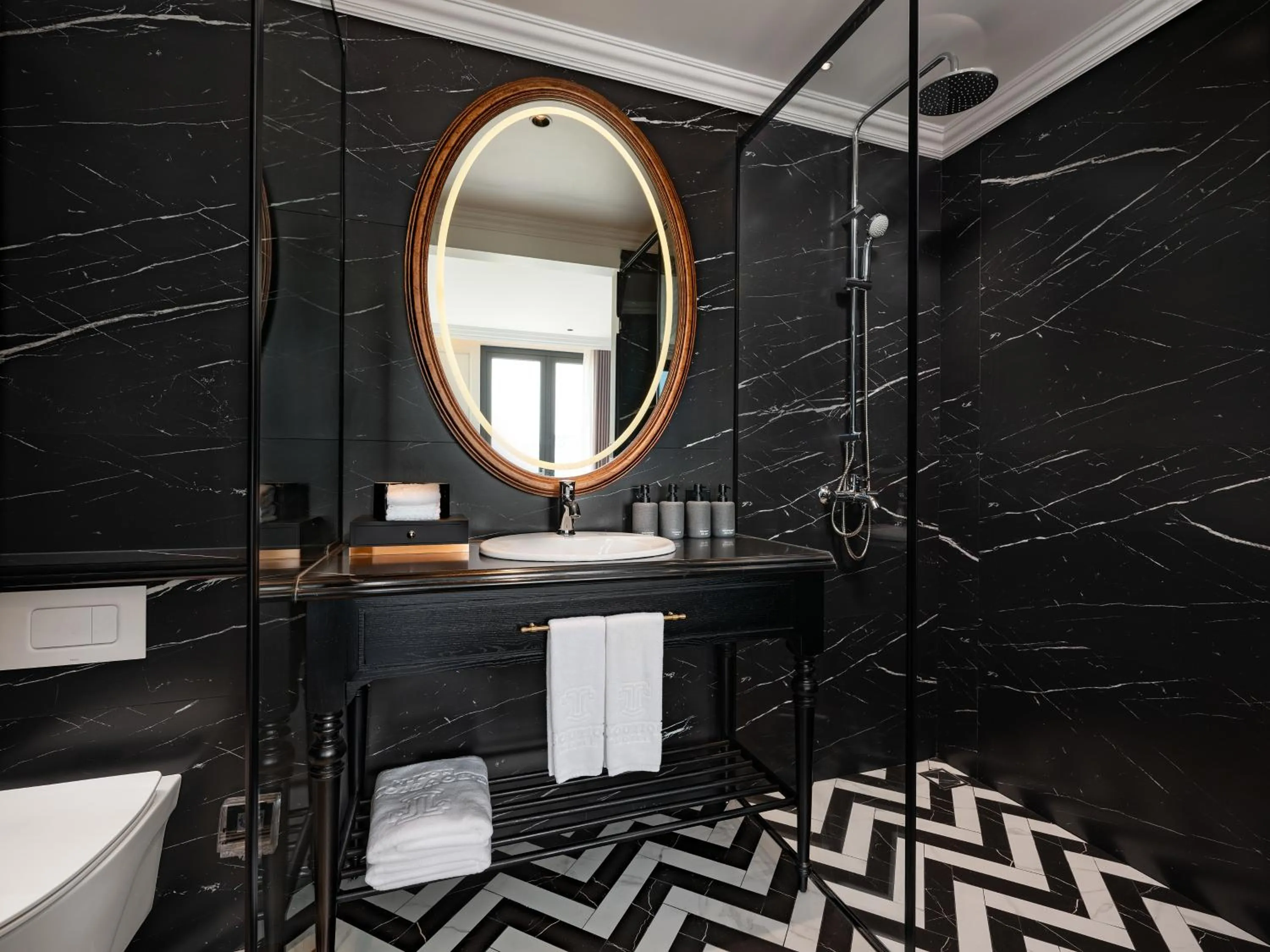 Shower in T Boutique Hotel