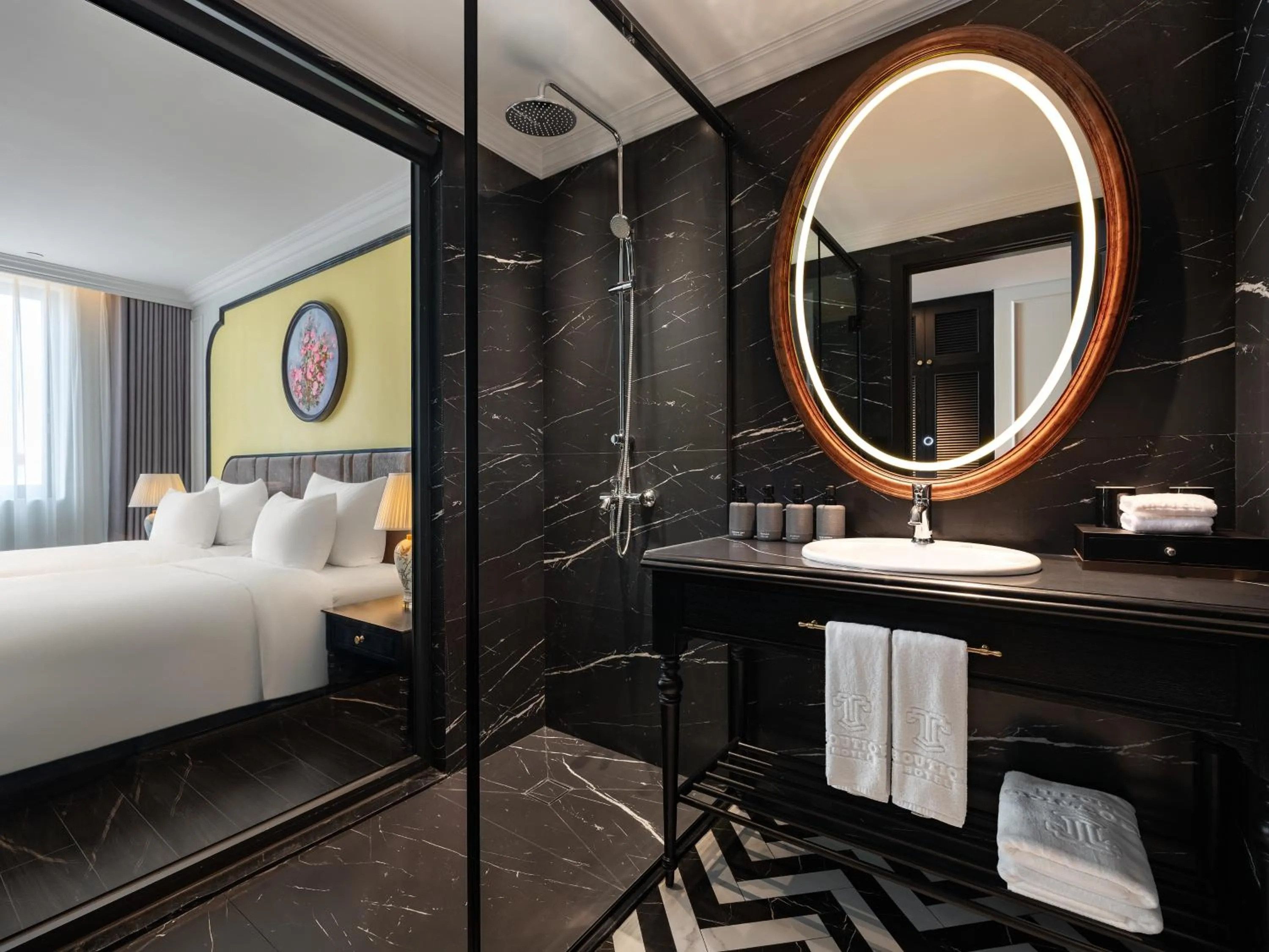 Bathroom, Bed in T Boutique Hotel
