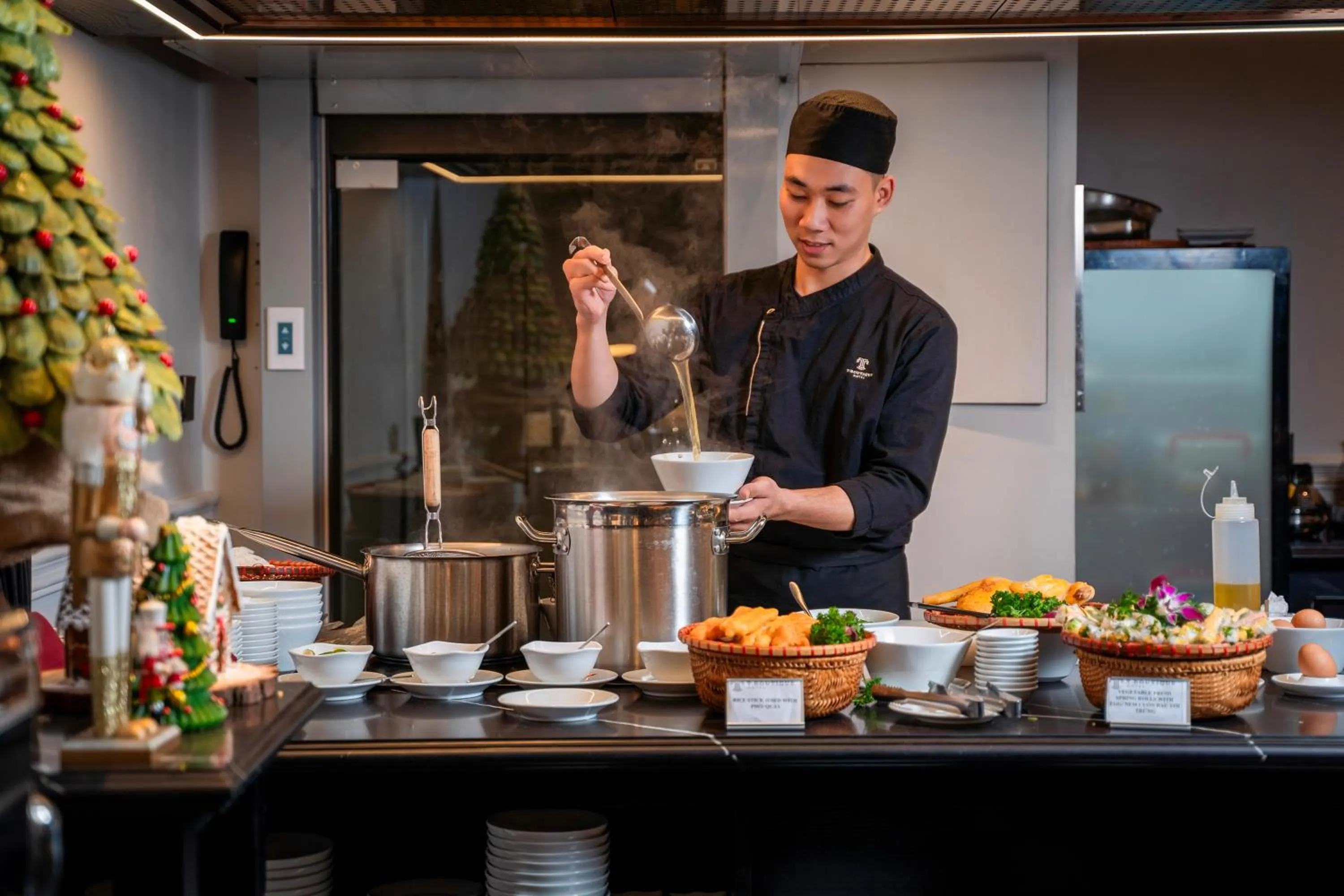 Restaurant/places to eat in T Boutique Hotel