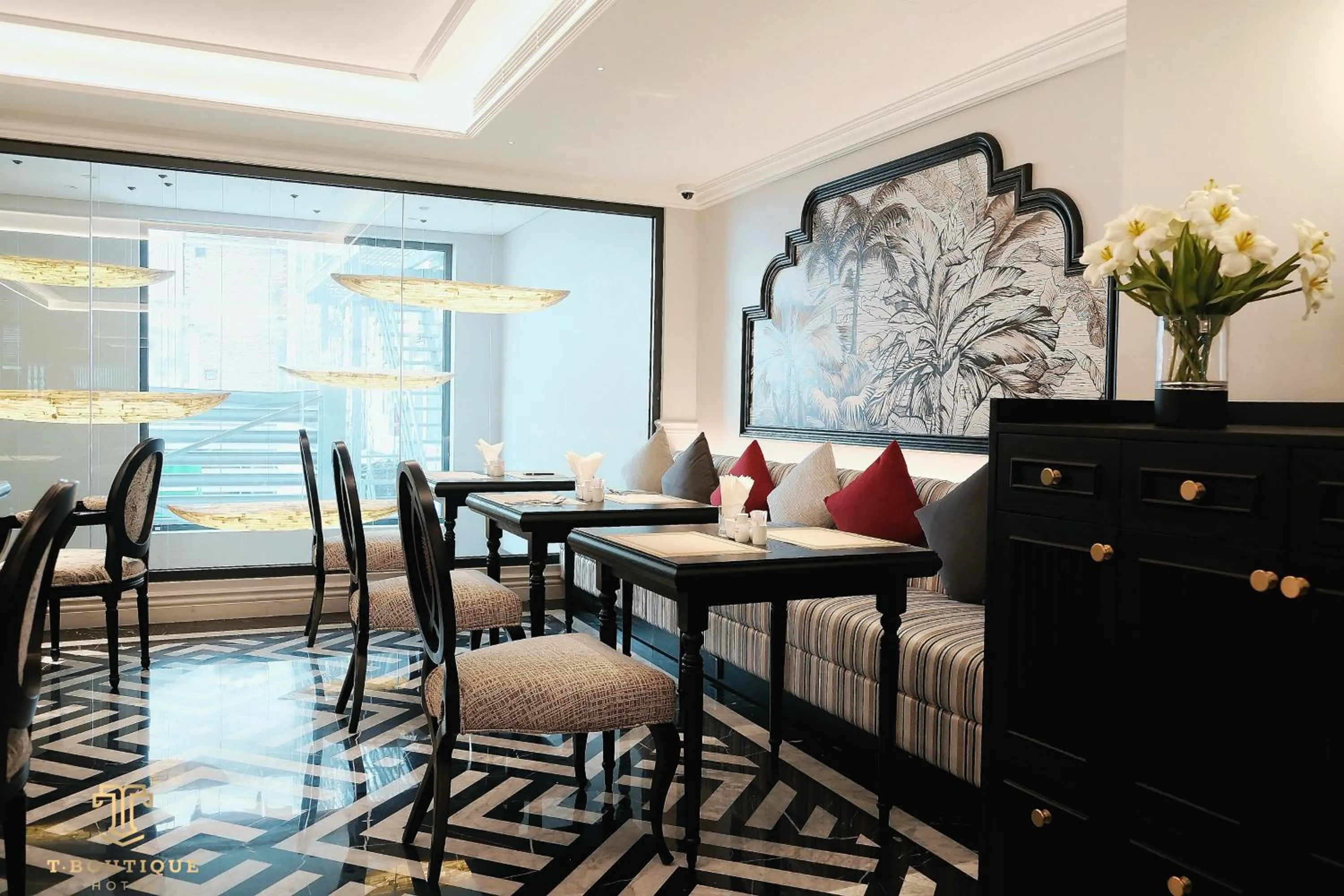 Restaurant/places to eat in T Boutique Hotel