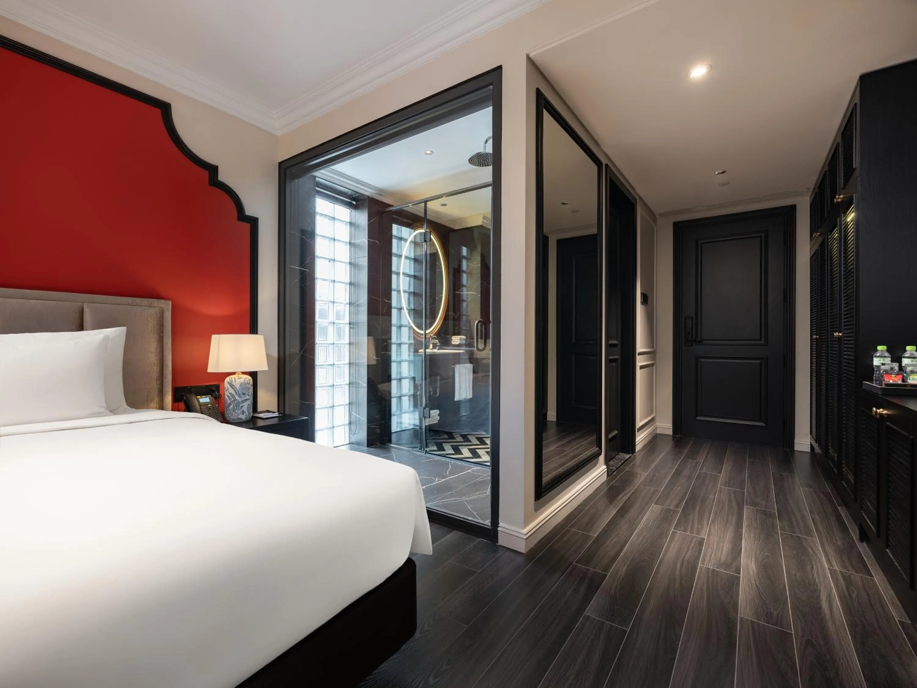 Bathroom, Bed in T Boutique Hotel