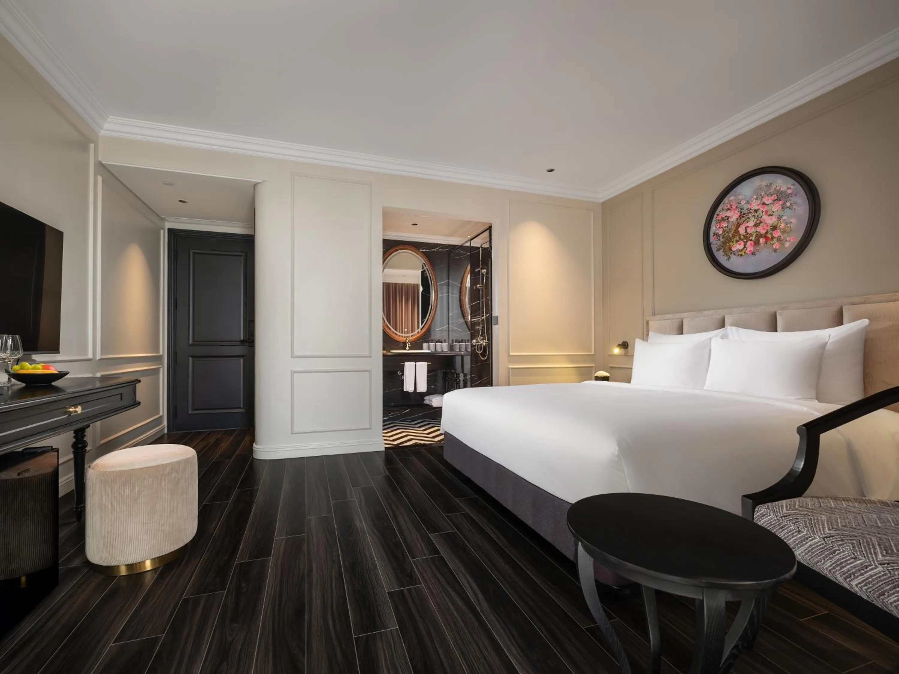 Photo of the whole room, Bed in T Boutique Hotel