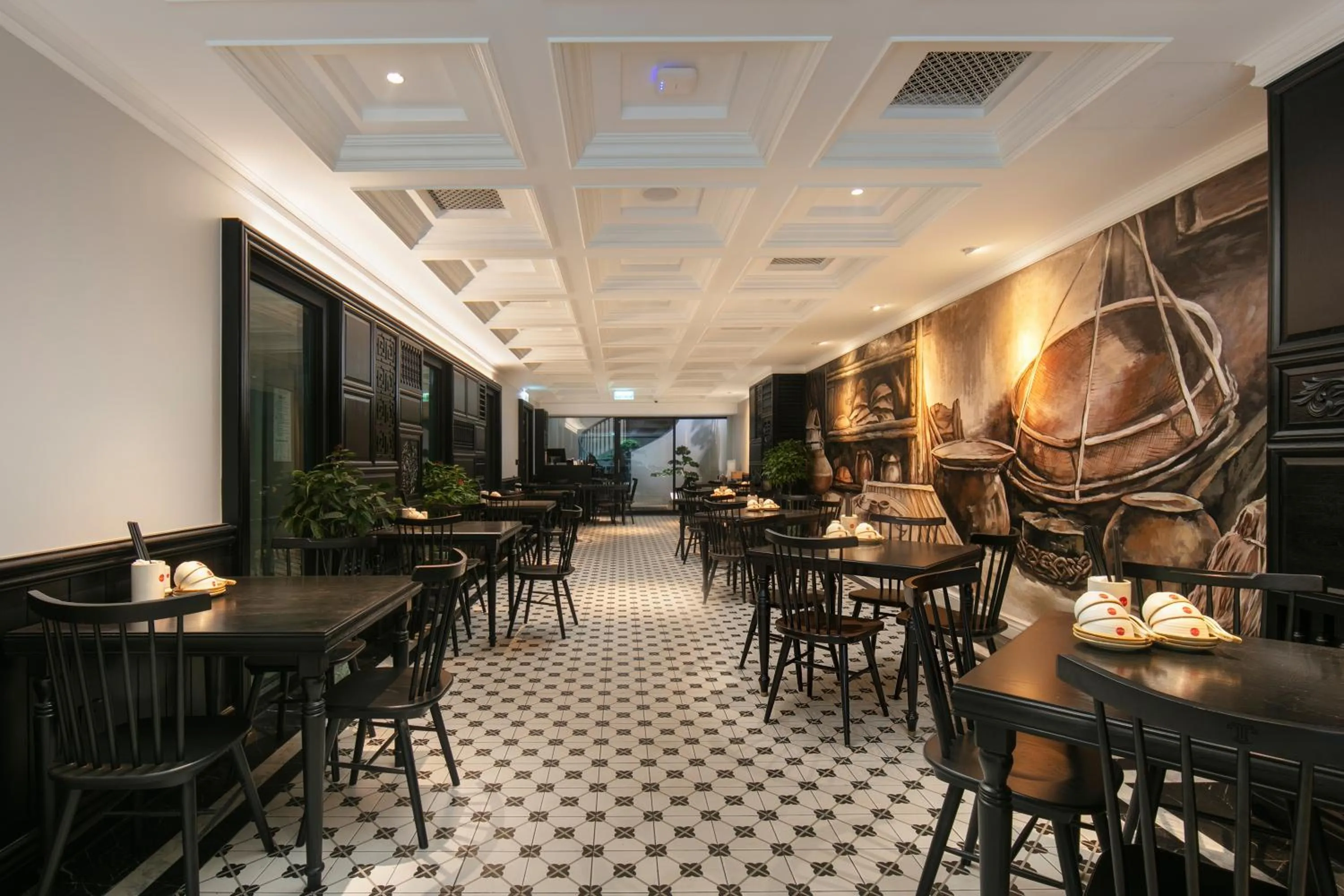 Restaurant/places to eat in T Boutique Hotel