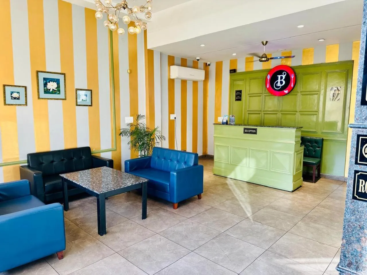 Living room in Hotel Golden Fern