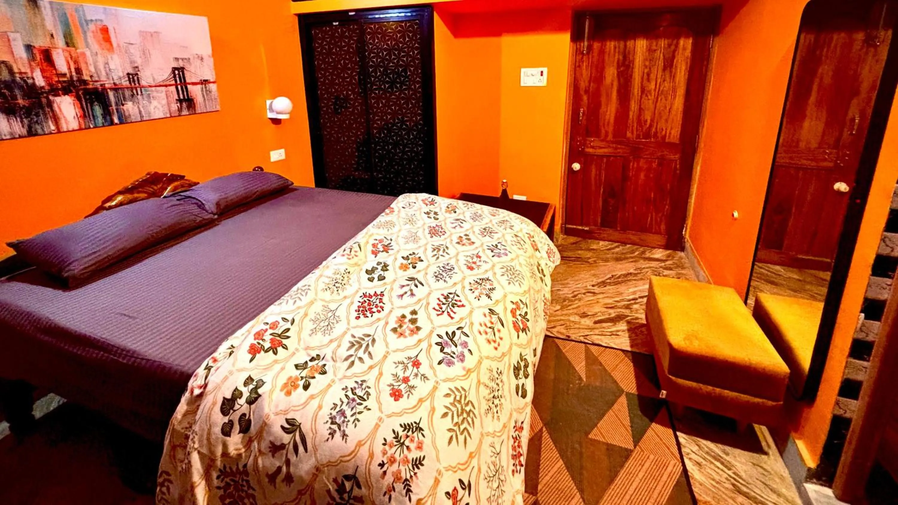 Bedroom, Bed in Dee Dash Inn