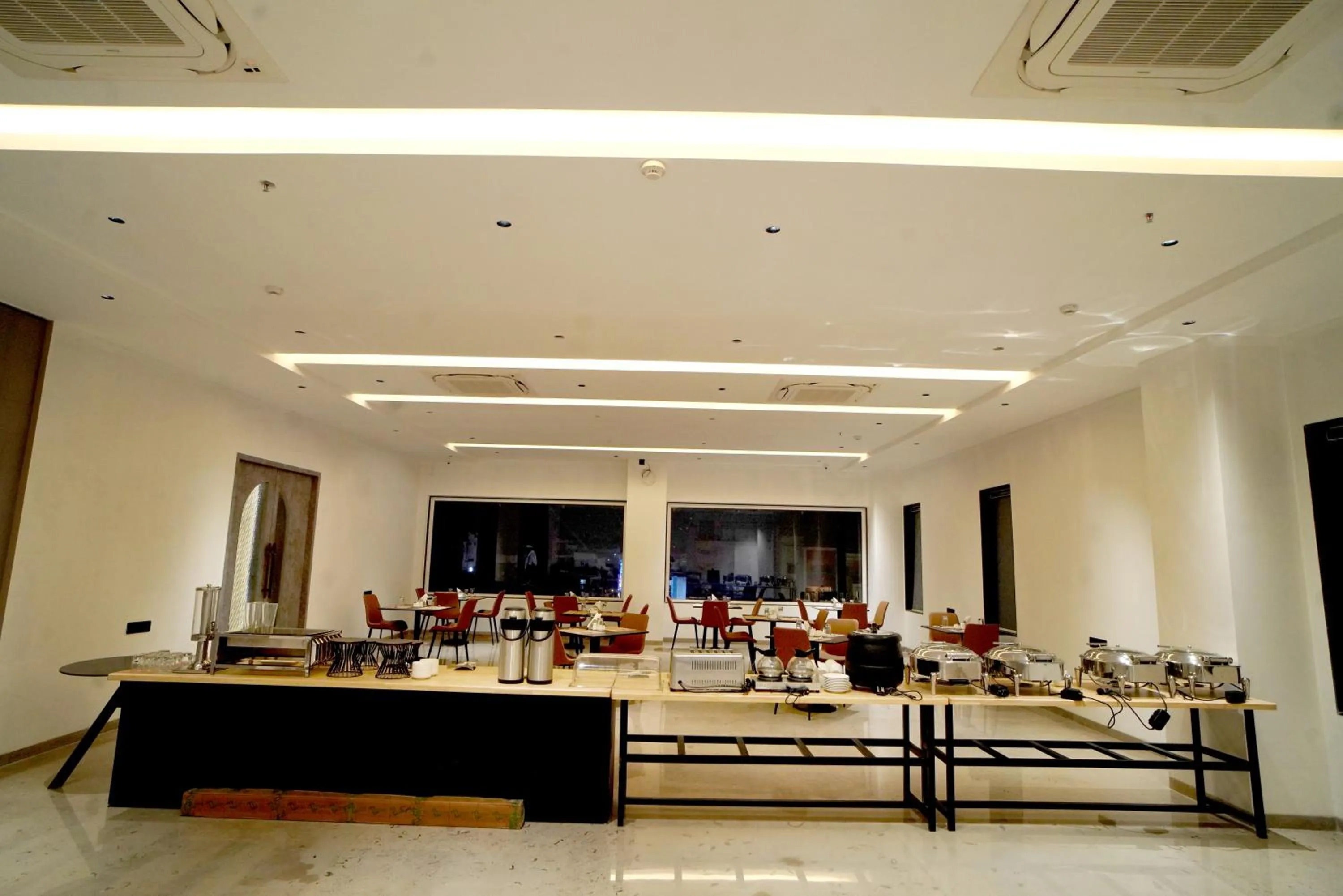 Restaurant/places to eat in Zip By Spree Hotels Nanded