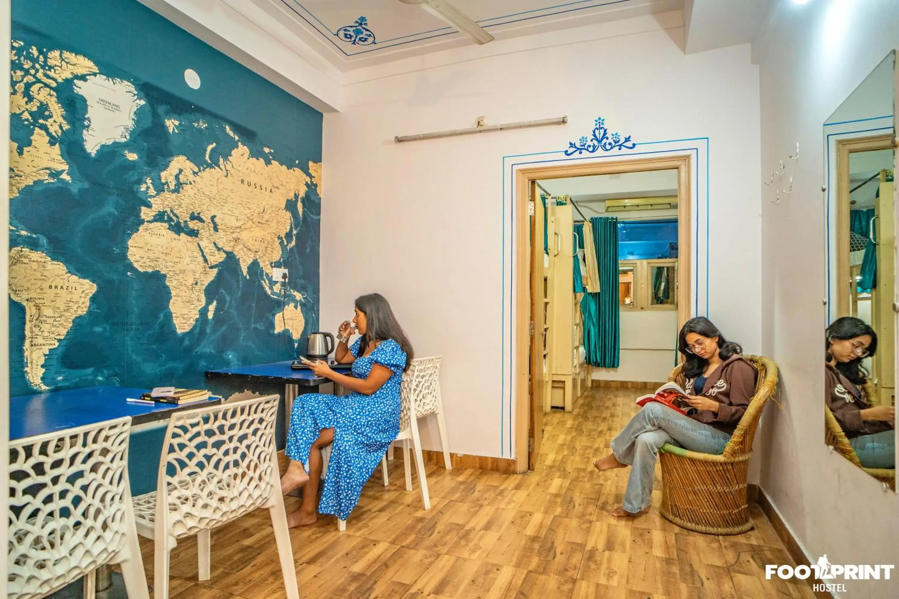 Bed in 8-Bed Mixed Dormitory Room in Footprint Hostel Udaipur Bed in 8-Bed Mixed Dormitory Room in Footprint Hostel Udaipur