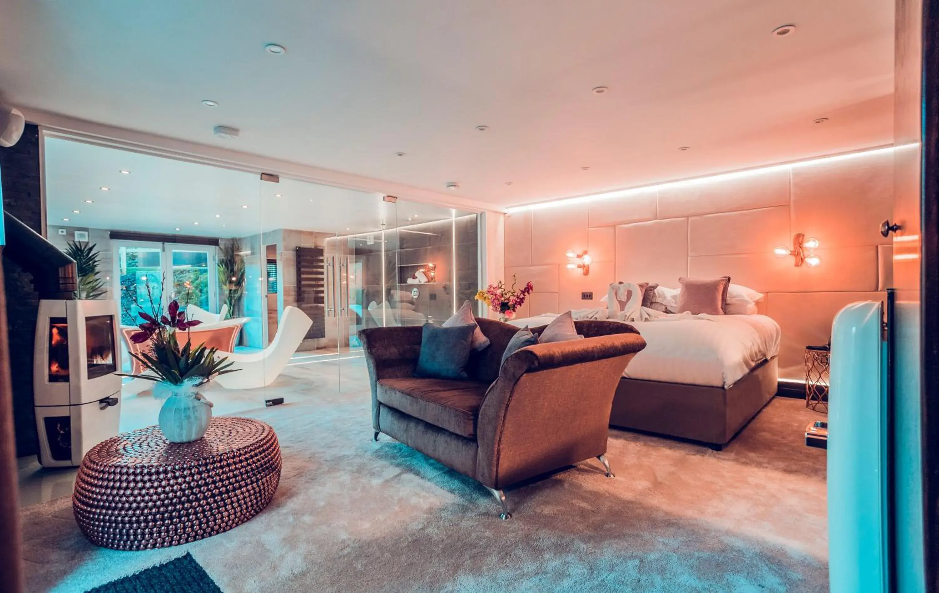 Superior King Suite in Aphrodites Group - Luxury Hot Tub Suites in Central Lake District! Superior King Suite in Aphrodites Group - Luxury Hot Tub Suites in Central Lake District!