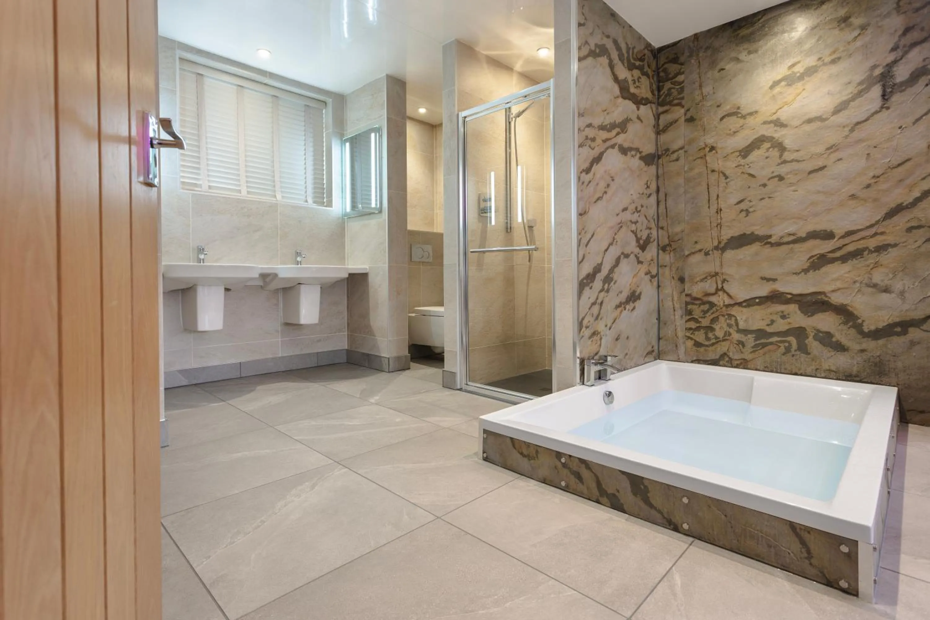 Aphrodites Group - Luxury Hot Tub Suites in Central Lake District!