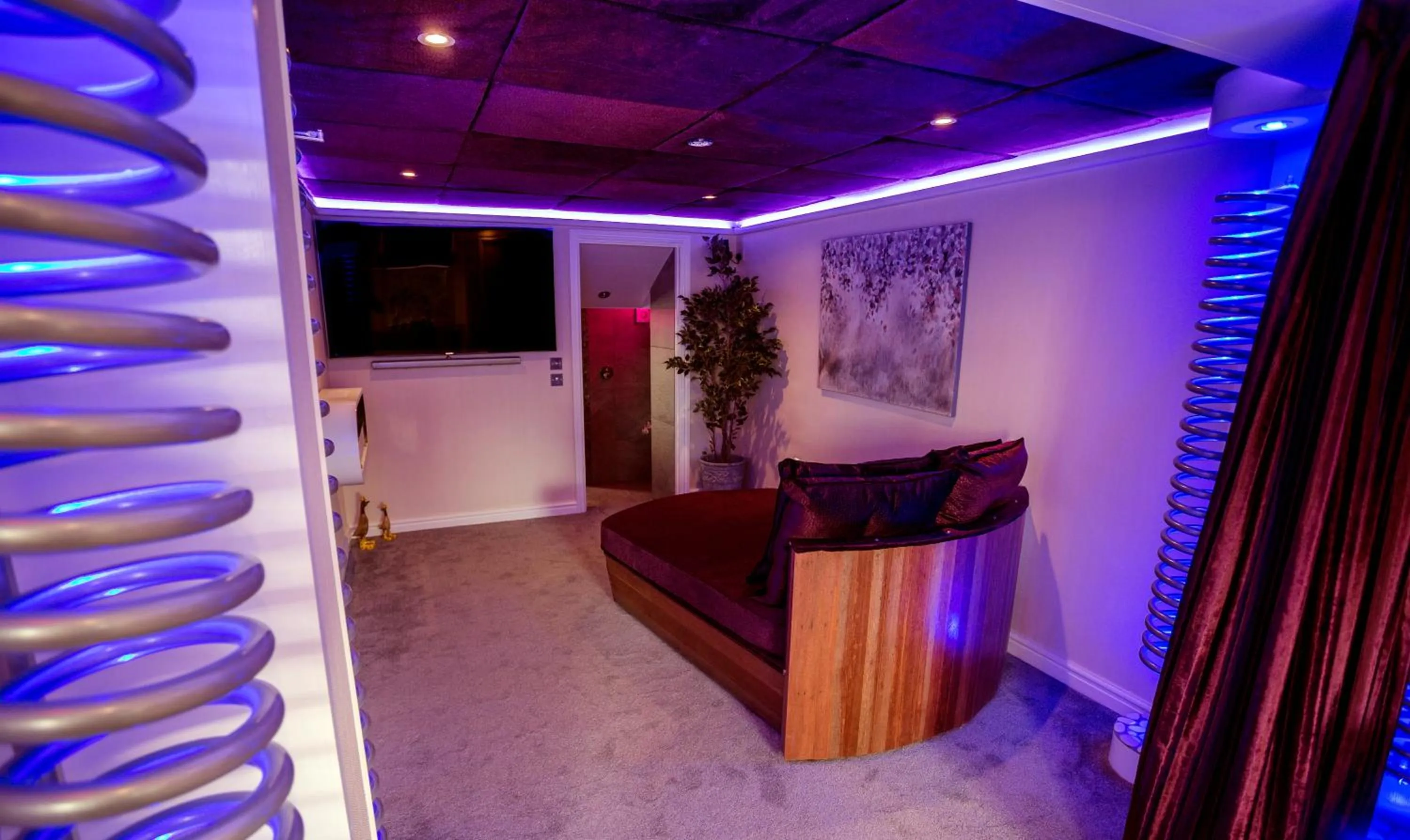 Aphrodites Group - Luxury Hot Tub Suites in Central Lake District!