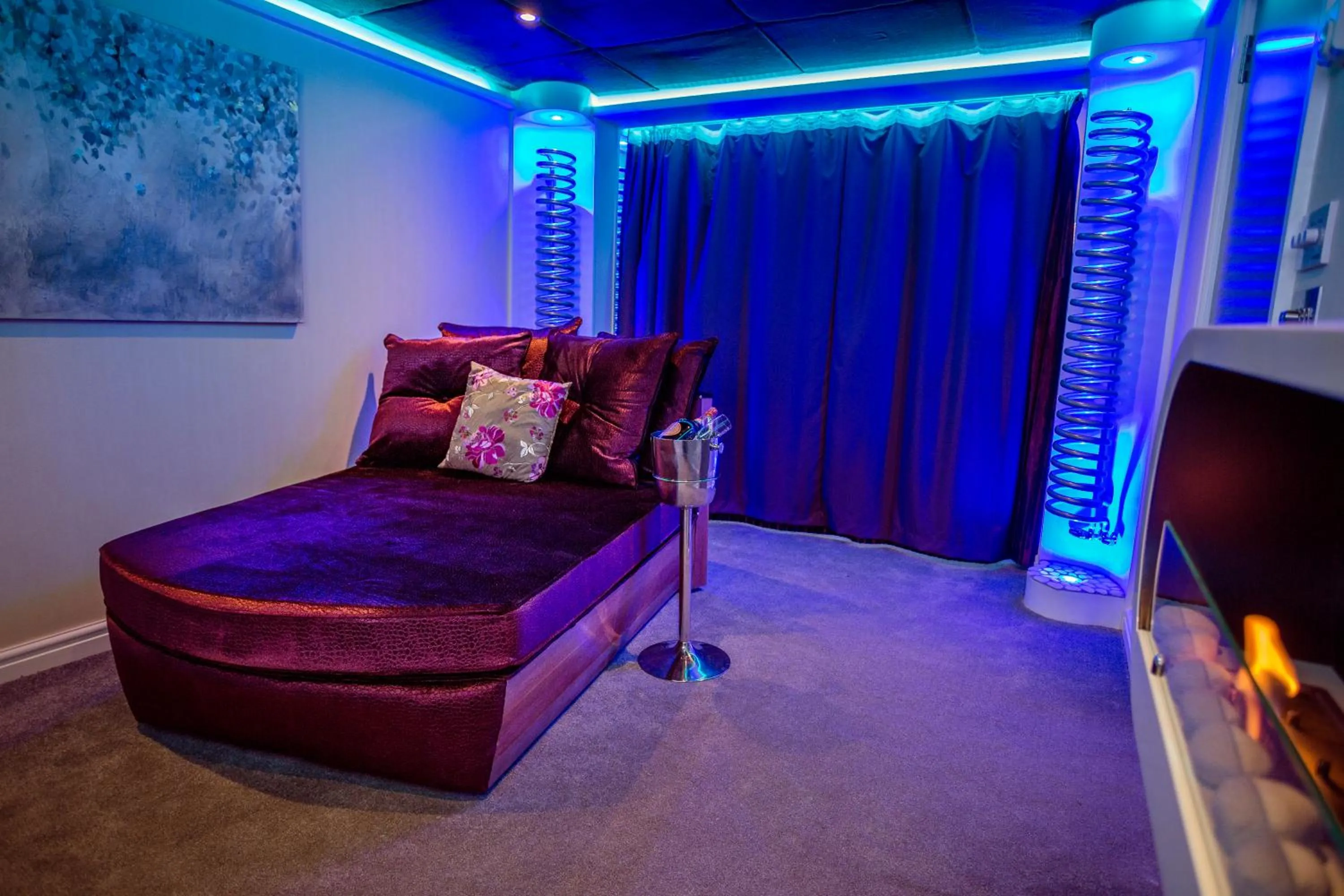 Aphrodites Group - Luxury Hot Tub Suites in Central Lake District!