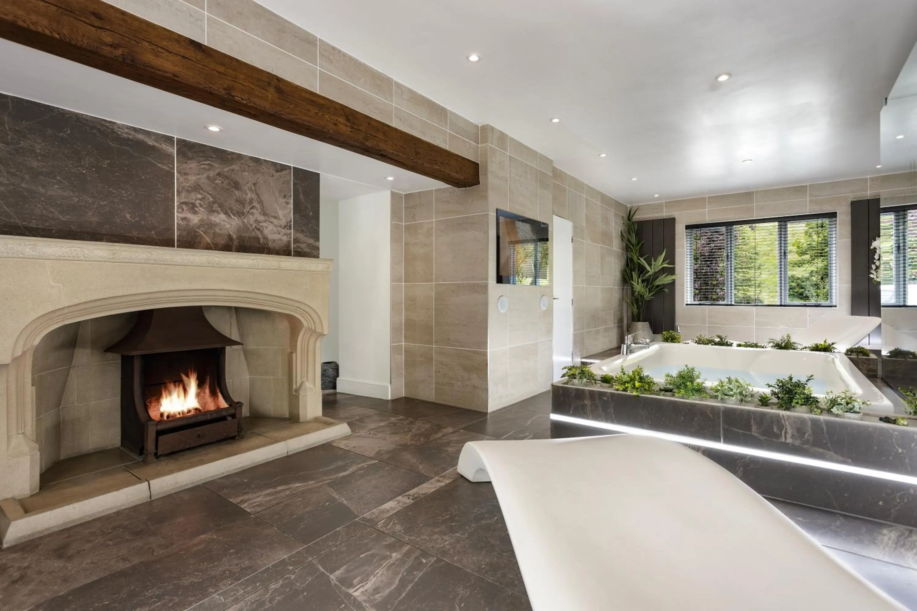 Aphrodites Group - Luxury Hot Tub Suites in Central Lake District!