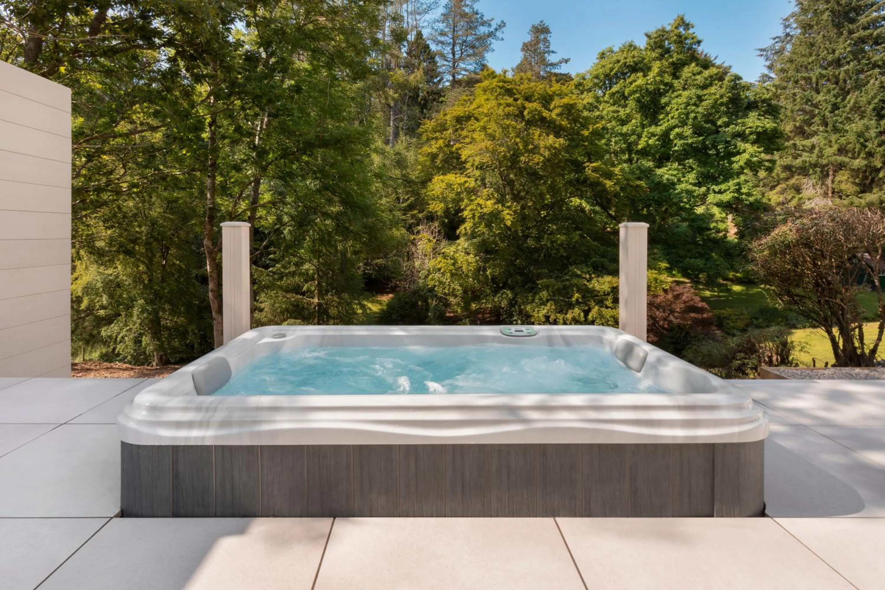 Aphrodites Group - Luxury Hot Tub Suites in Central Lake District!