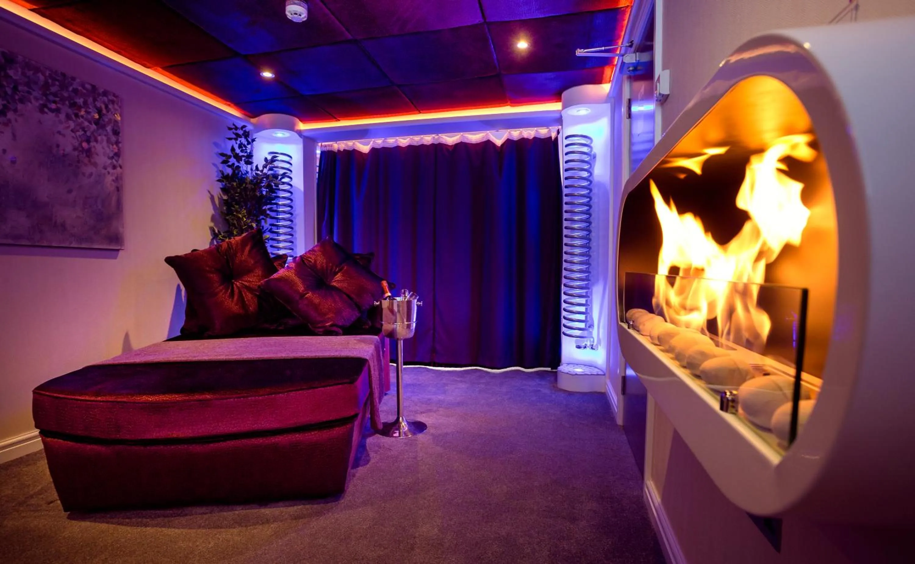 Aphrodites Group - Luxury Hot Tub Suites in Central Lake District!