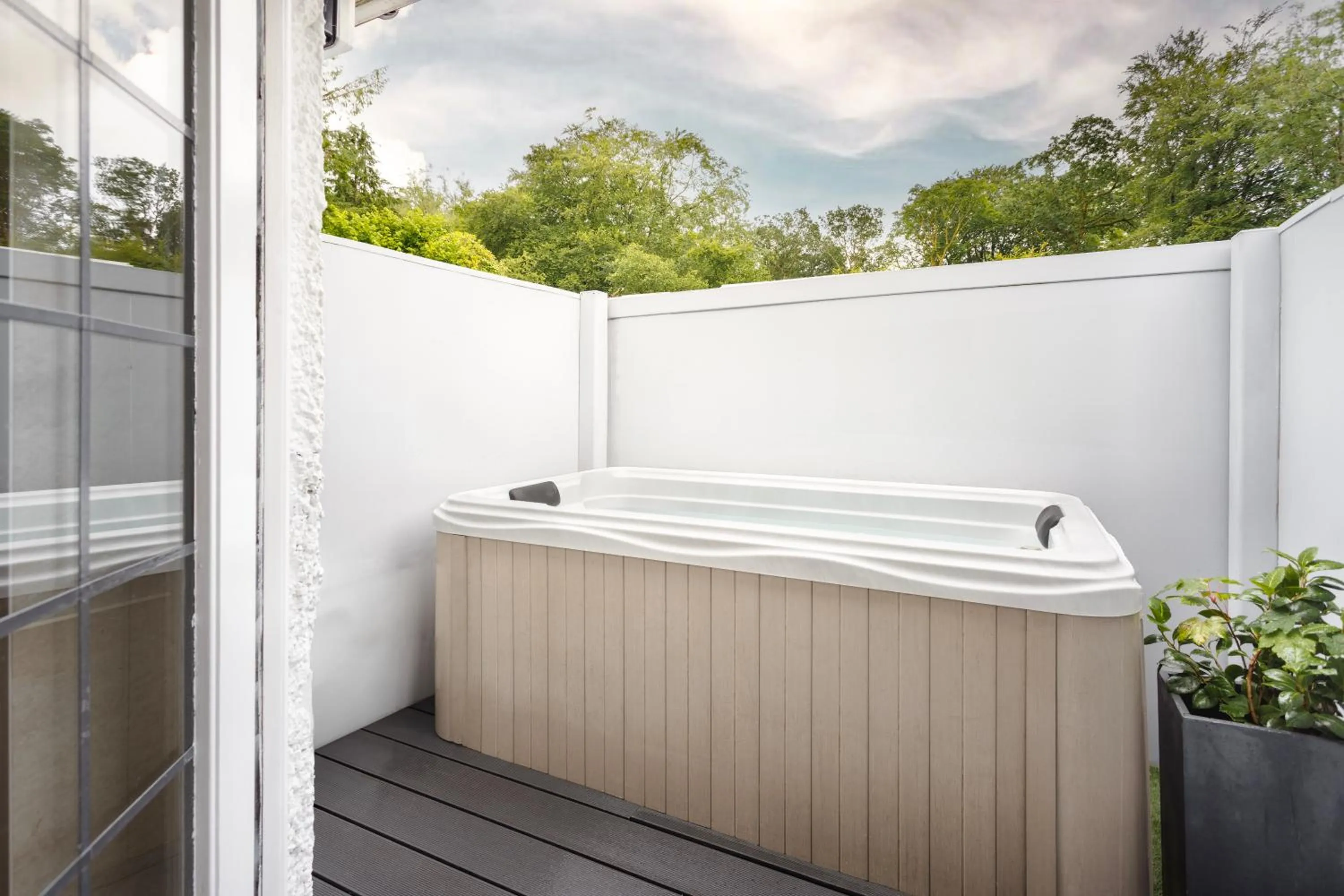 Aphrodites Group - Luxury Hot Tub Suites in Central Lake District!