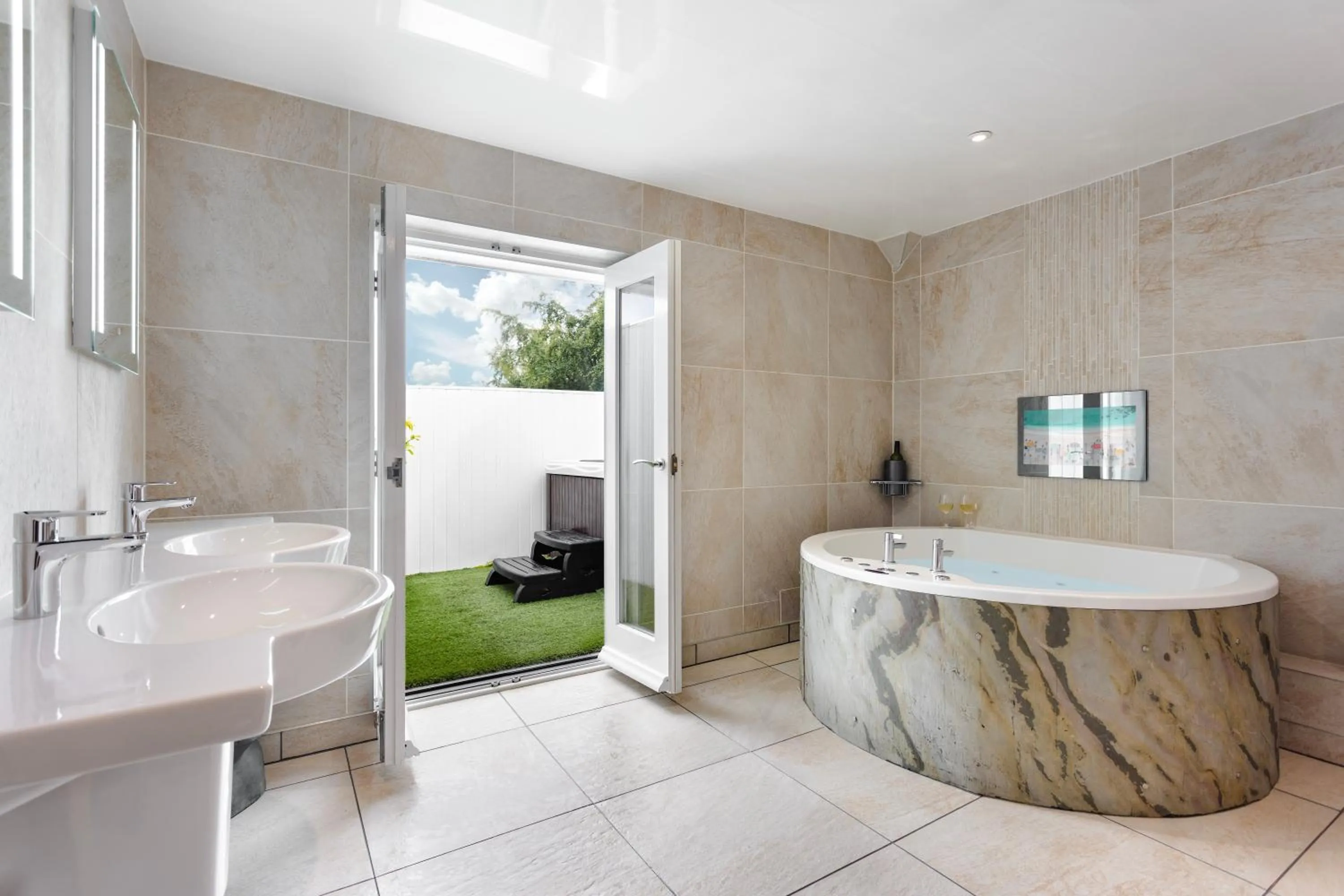 Aphrodites Group - Luxury Hot Tub Suites in Central Lake District!