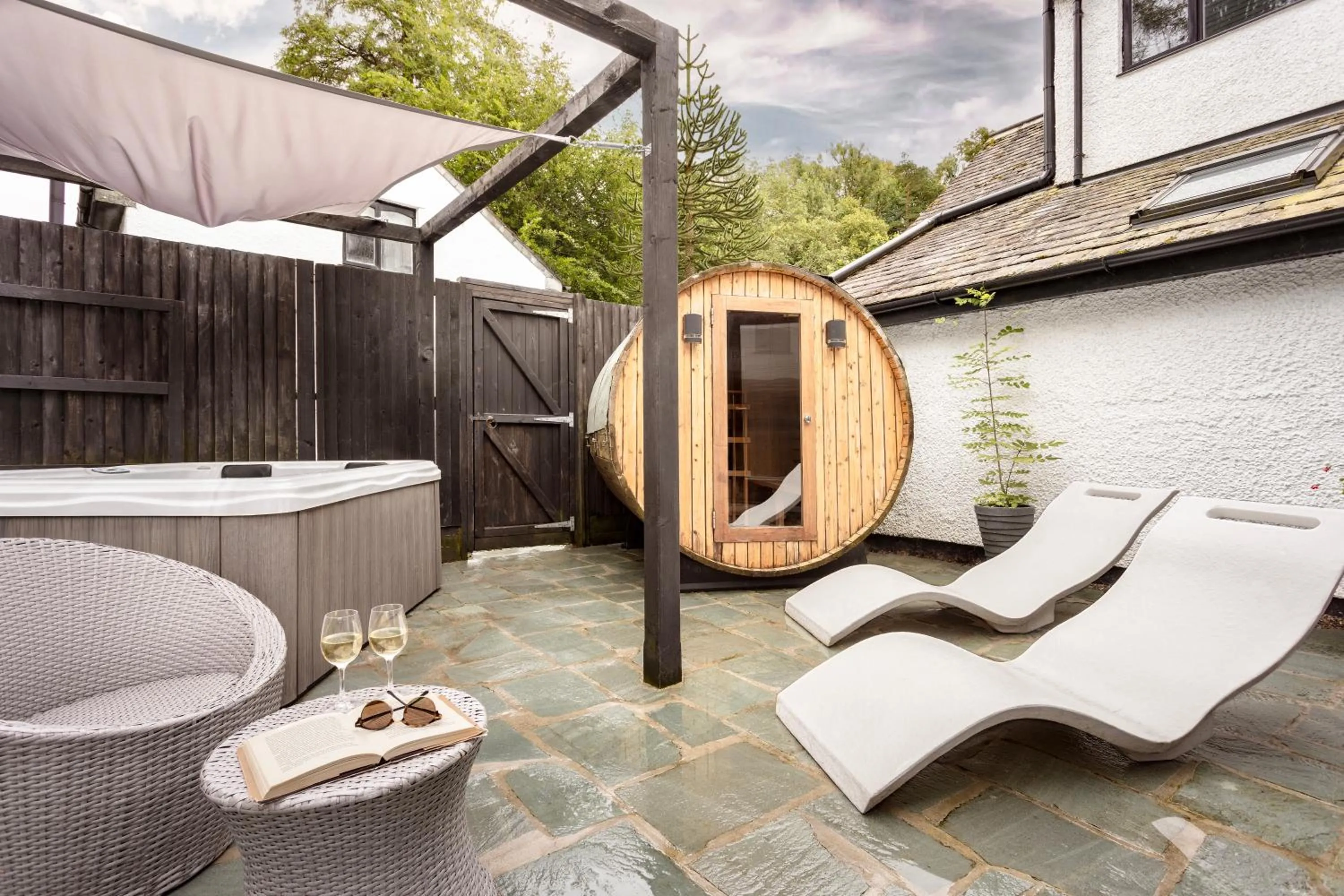 Aphrodites Group - Luxury Hot Tub Suites in Central Lake District!