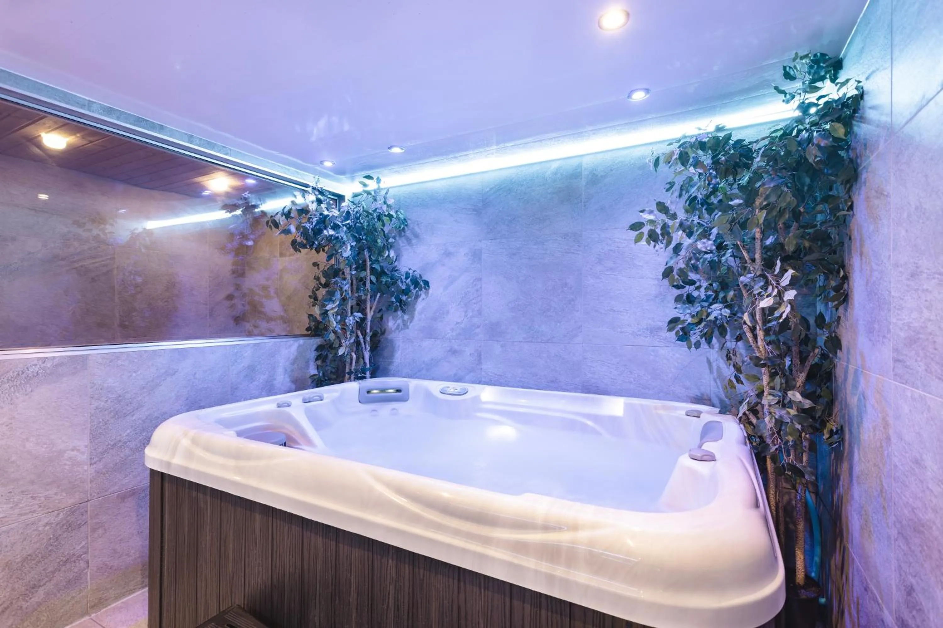 Aphrodites Group - Luxury Hot Tub Suites in Central Lake District!