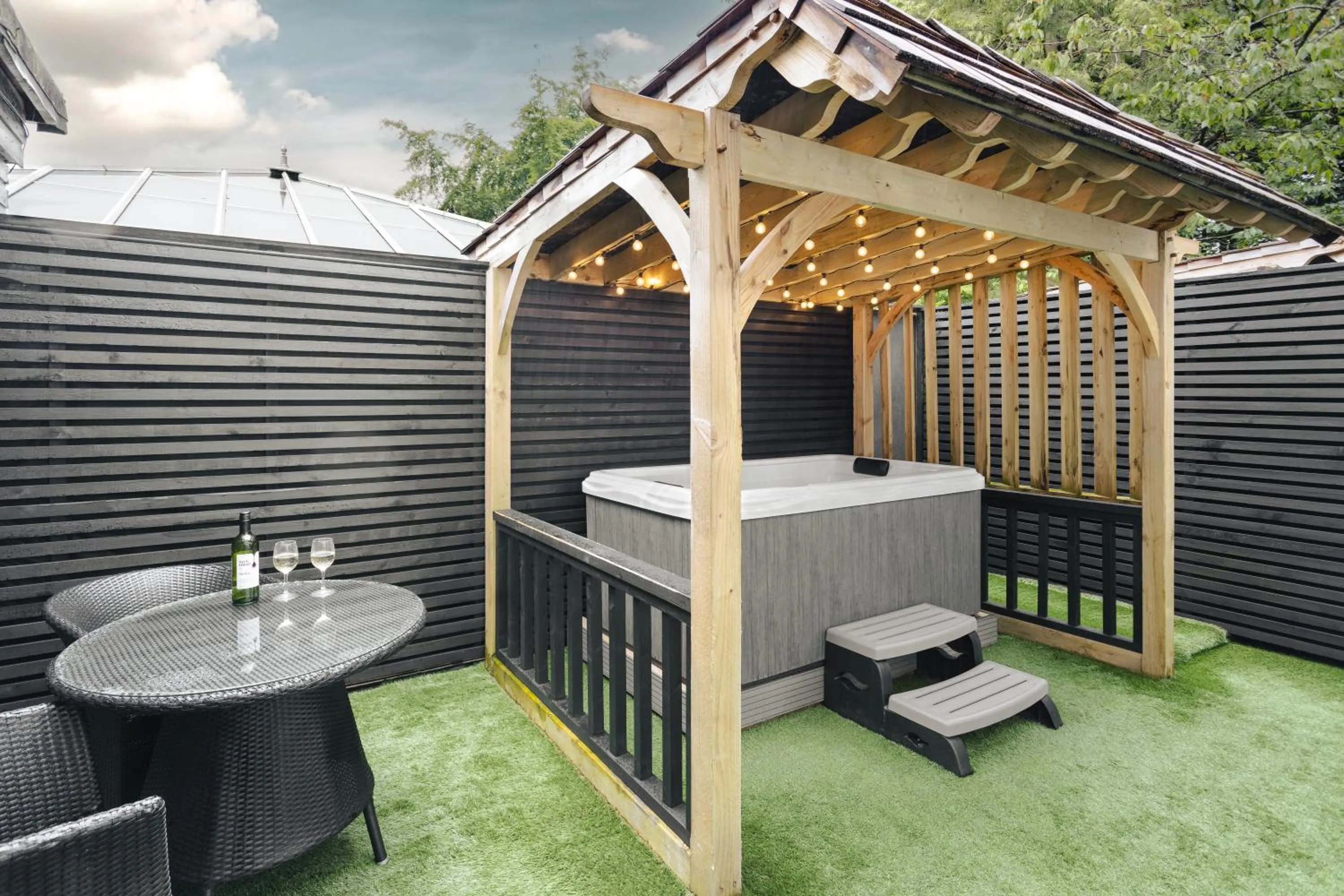 Aphrodites Group - Luxury Hot Tub Suites in Central Lake District!