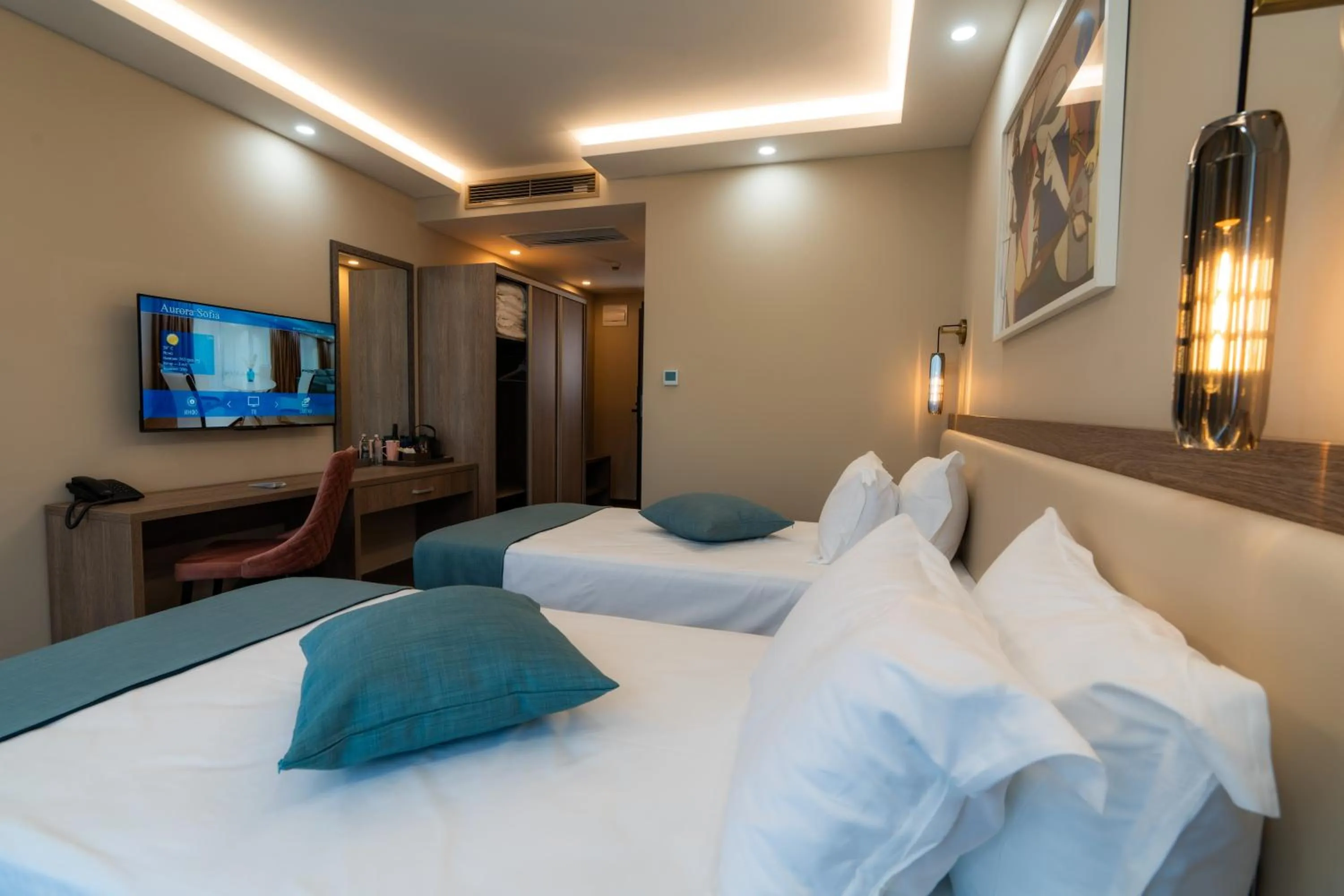 Photo of the whole room, Bed in Aurora Sofia